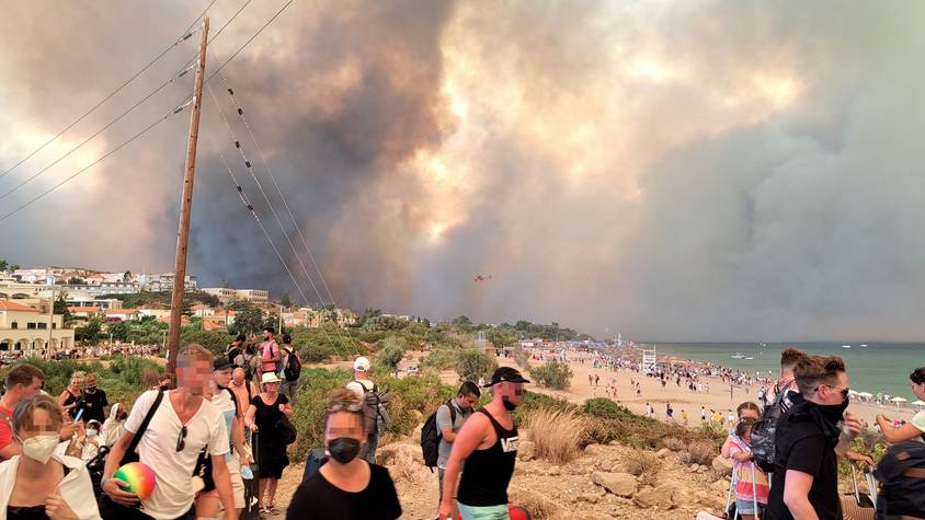 Rhodos: Flucht vor dem Feuer.