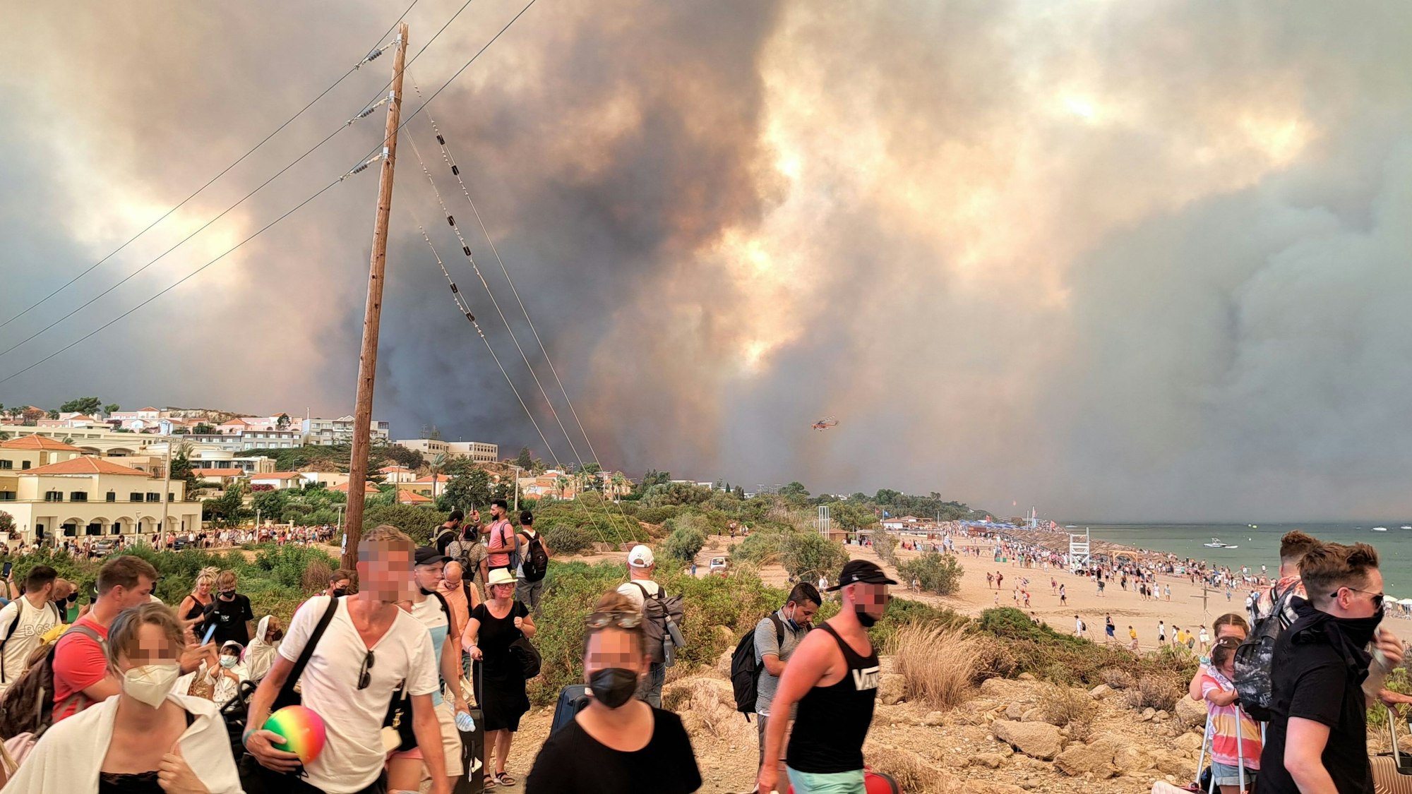 Rhodos: Flucht vor dem Feuer.