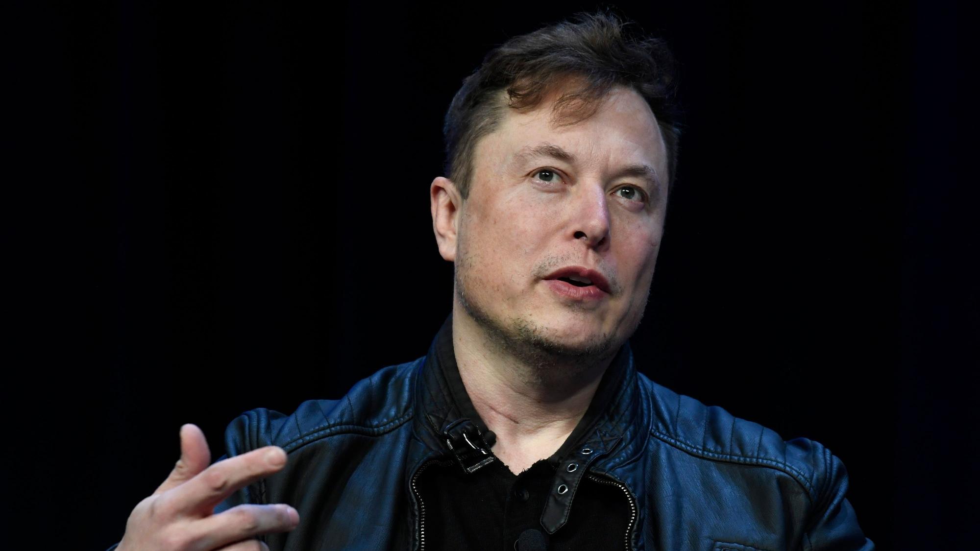 Elon Musk, CEO von Tesla und SpaceX, spricht auf der SATELLITE Conference and Exhibition. Twitter-Besitzer Elon Musk erweckt den Eindruck, dass er den Namen des Kurznachrichten-Dienstes fallenlassen will. Man werde «der Twitter-Marke bald Adieu sagen», schrieb der Tech-Milliardär in der Nacht zum Sonntag in einem Tweet.