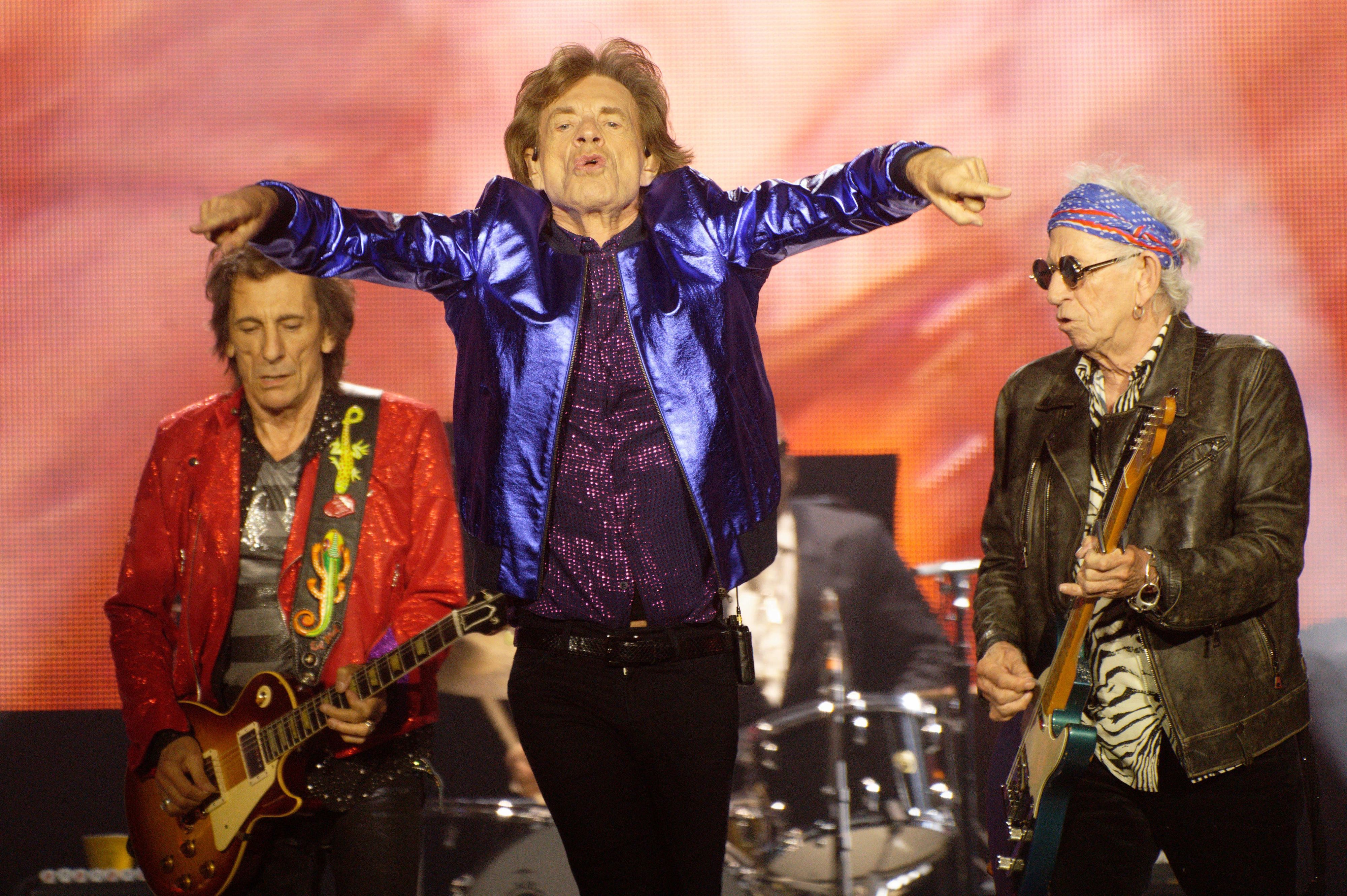 Mick Jagger mit Ron Wood (l.) und Keith Richards (r.) beim Auftritt in Gelsenkirchen im vergangenen Jahr.