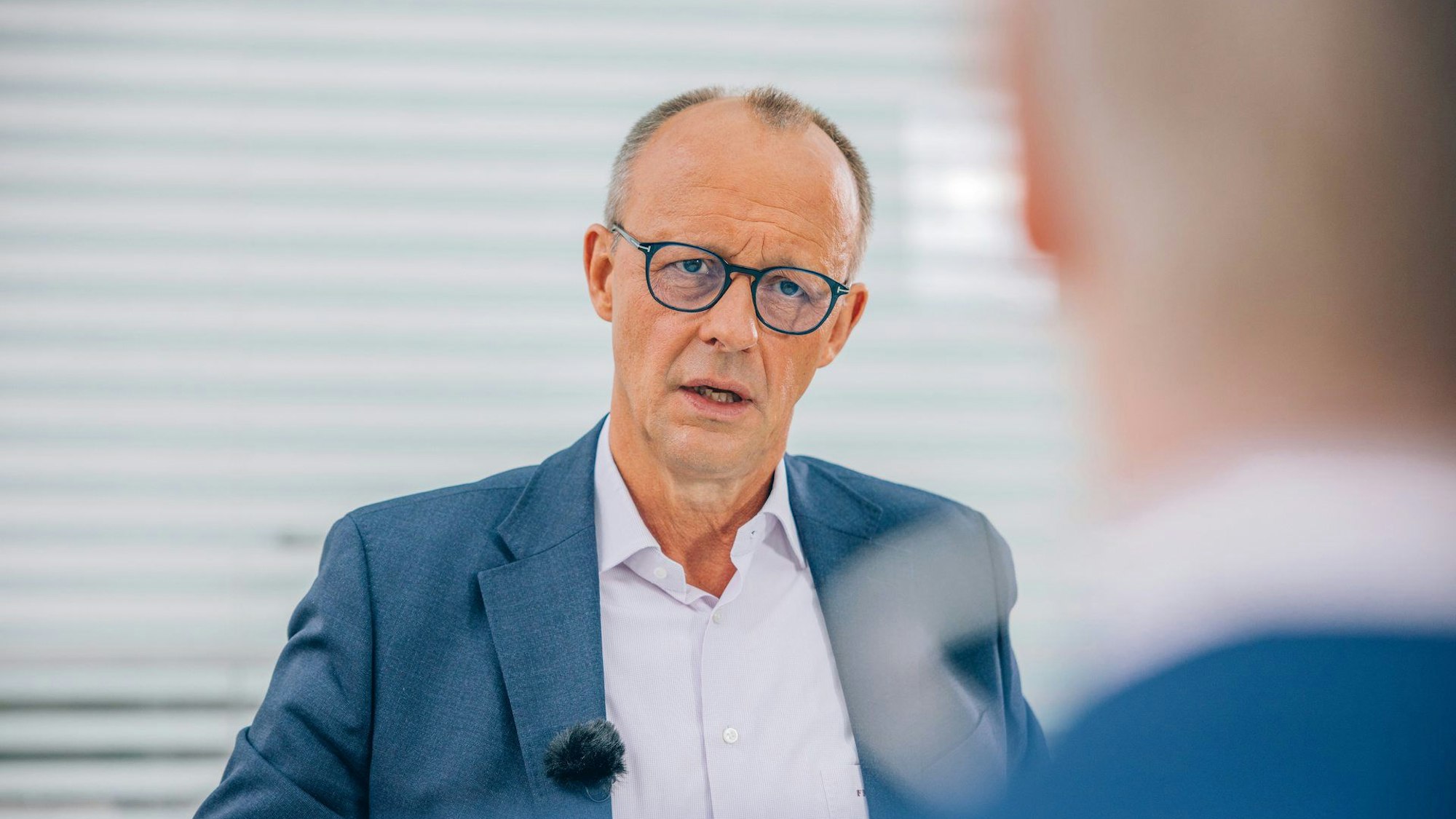 Der CDU-Vorsitzende Friedrich Merz im Sommerinterview mit dem Fernsehsender ZDF.