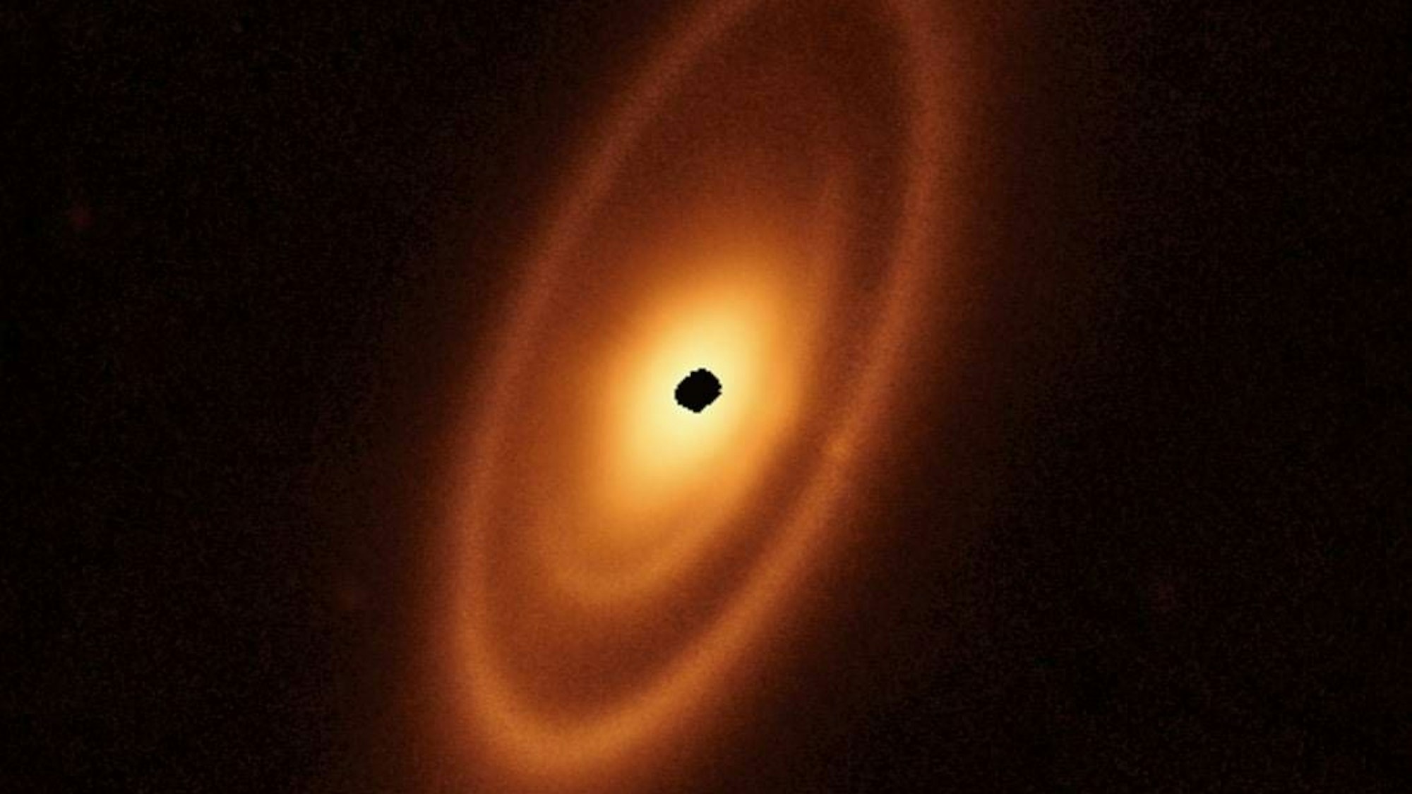 Eine Staubscheibe ist auf einem Bild des James-Webb-Teleskops um den jungen Stern Fomalhaut sichtbar. Eine ähnliche Scheibe umgibt auch den nun untersuchten Stern PBS 70, der der Sonne in ihrer Frühphase ähnelt. (Archivbild)