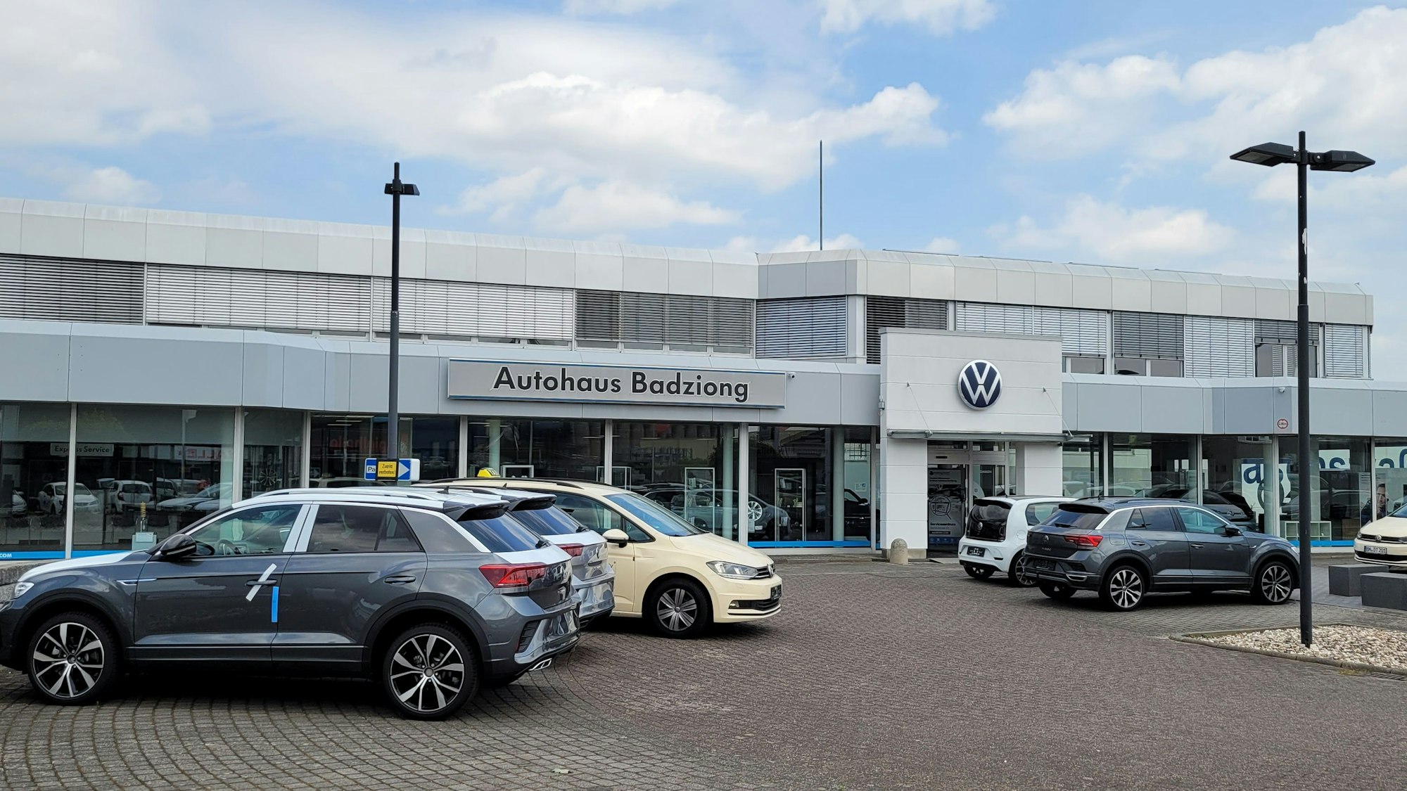 Das Foto zeigt die Autohaus Badziong GmbH & Co. KG an der Siemensstraße. Das Unternehmen ist insolvent.