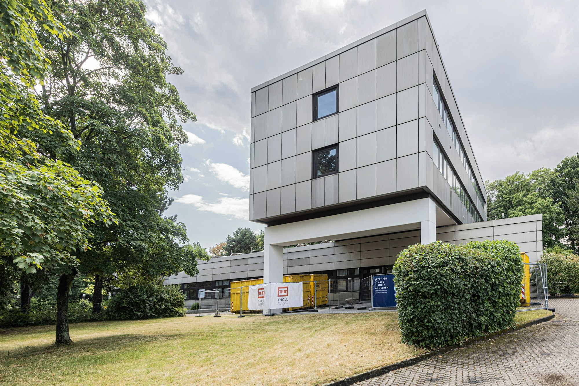 Das Gebäude der Sieben Brücken Schule.