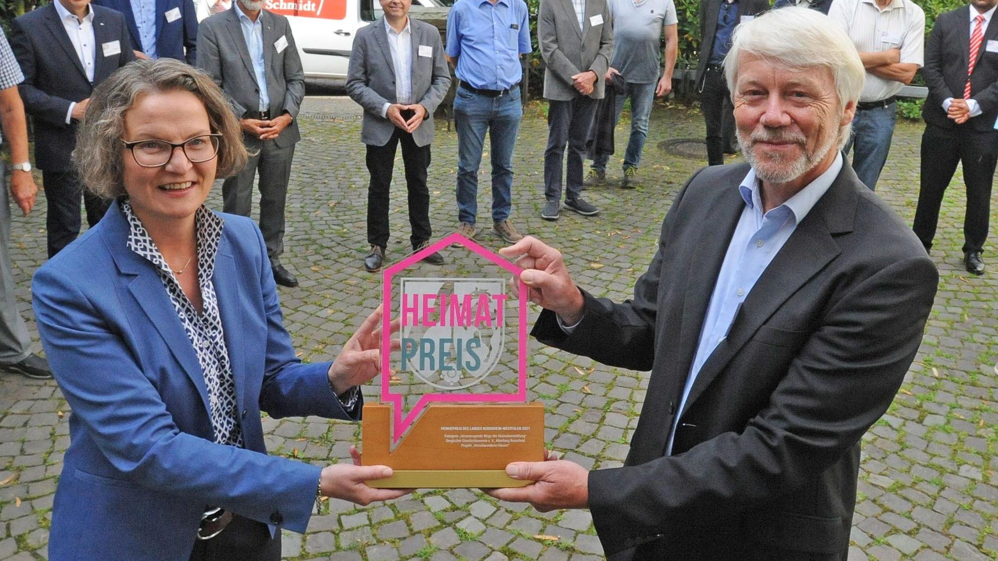 Ina Scharrenbach und Karl Ulrich Voss
