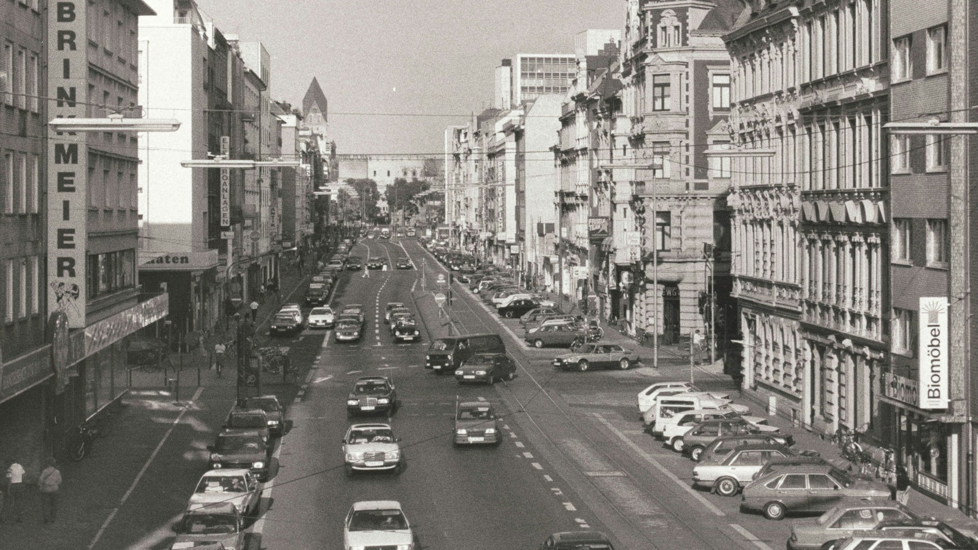Die Aaachener Straße in Köln.