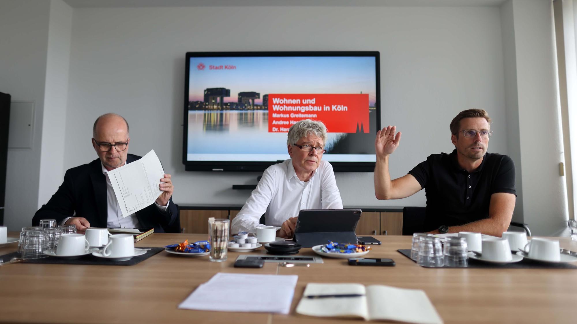 Markus Greitemann, Harald Rau und Andree Haack im Gespräch.