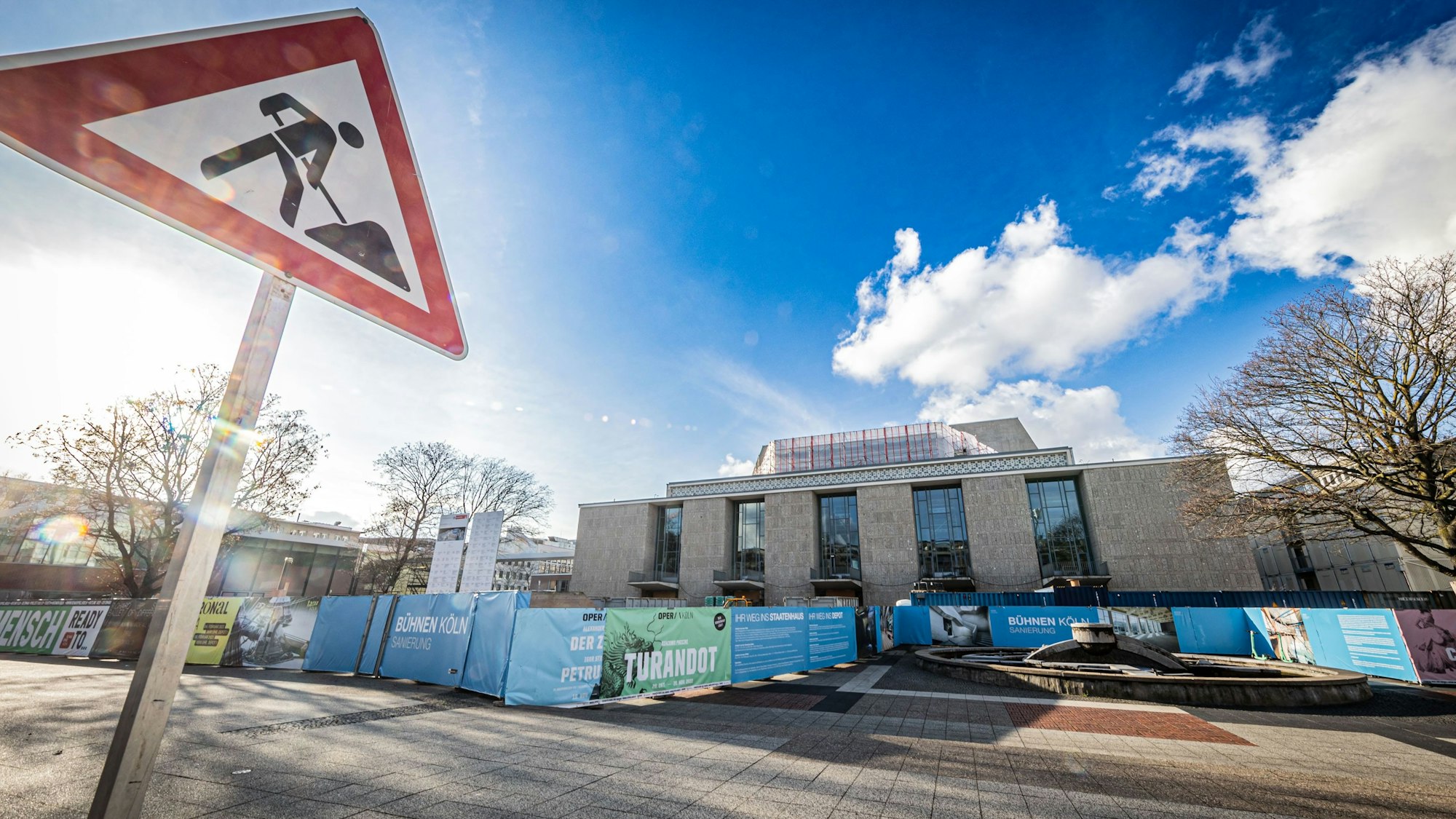 Baustelle: Die Sanierung der Kölner Oper am Offenbachplatz.