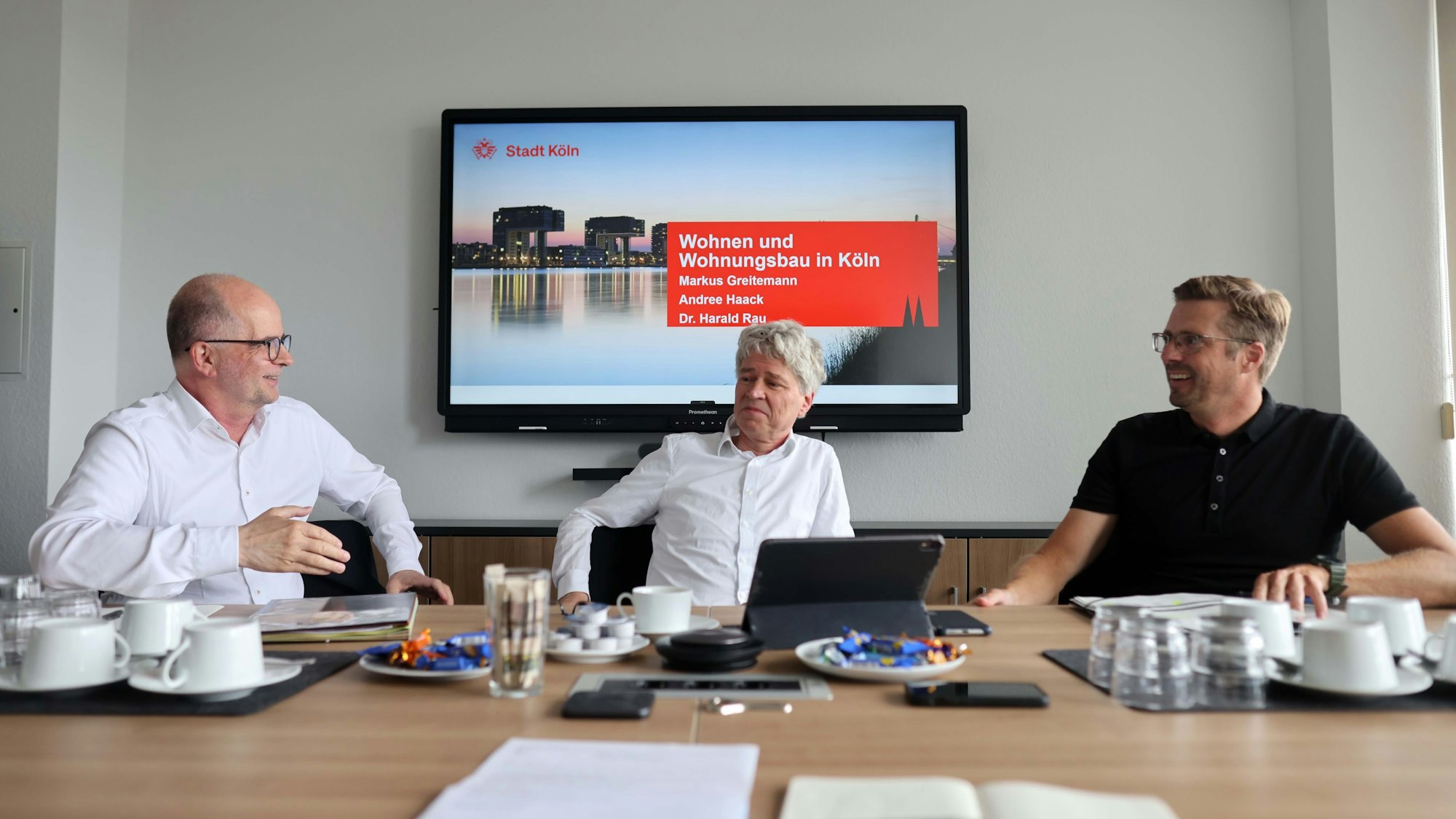 Die Dezernenten Markus Greitemann, Harald Rau, Andree Haack im Gespräch.