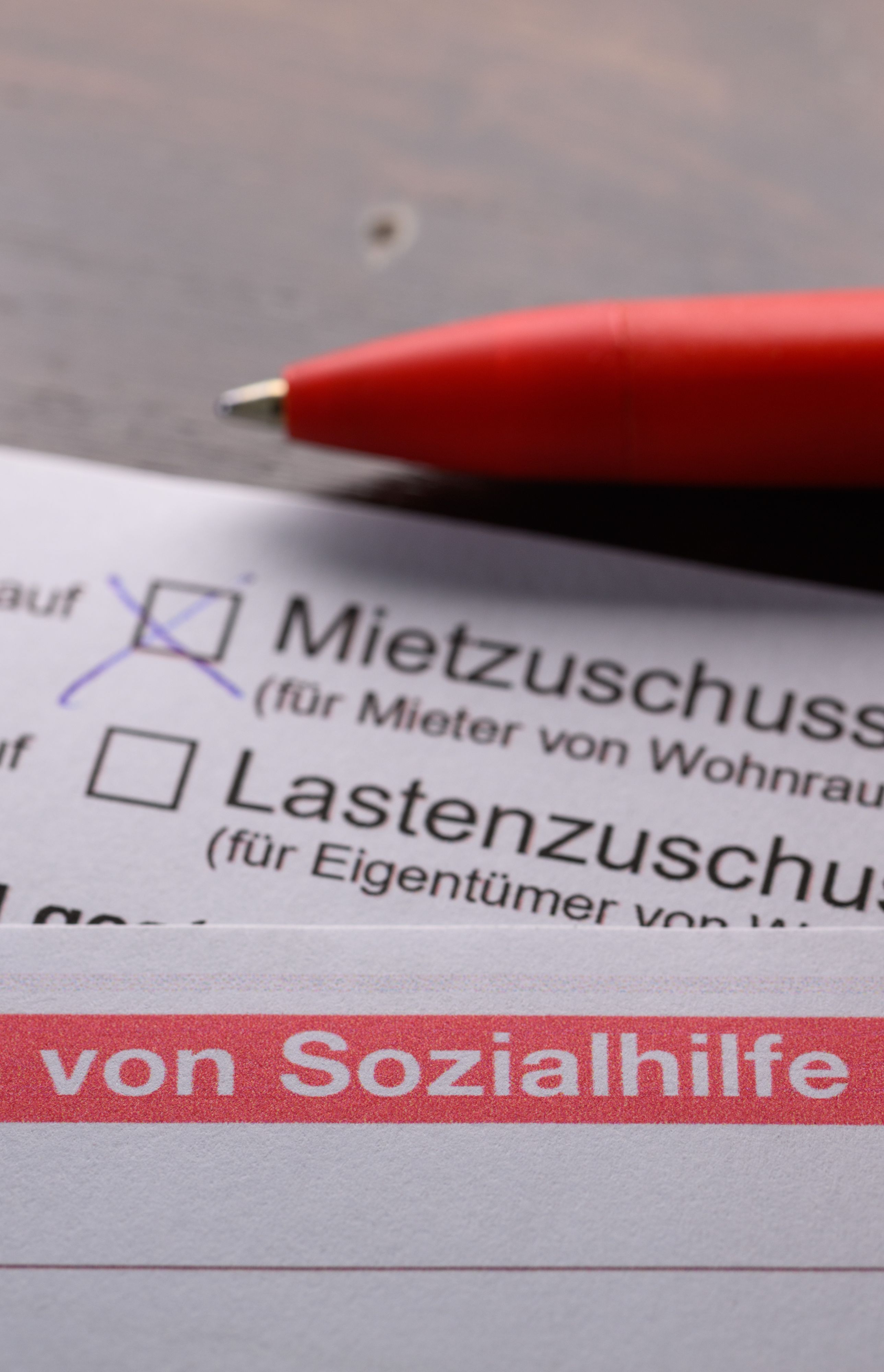 Ein auszufüllender Papierschein der Sozialhilfe.