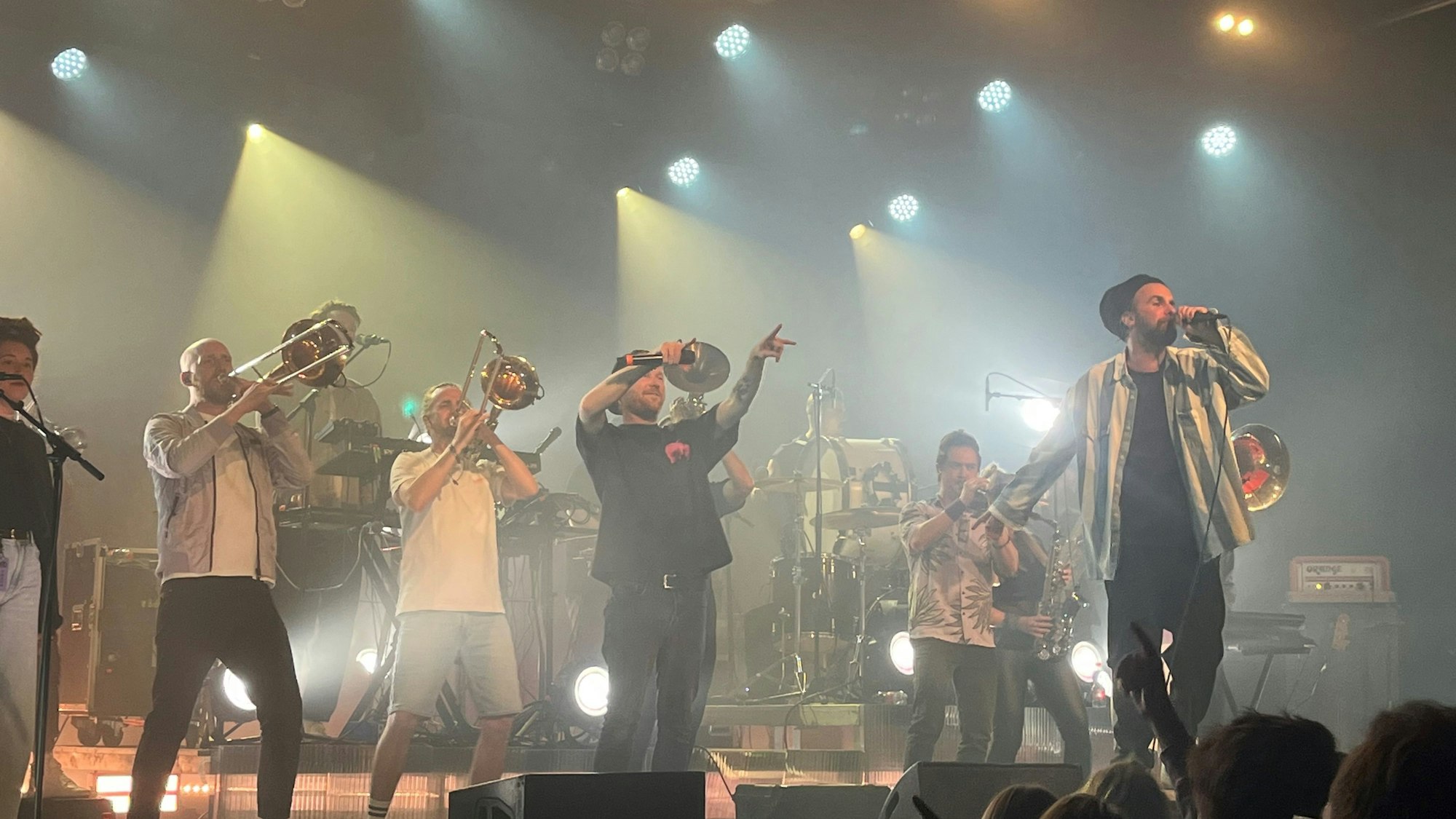 Querbeat auf der Bühne.