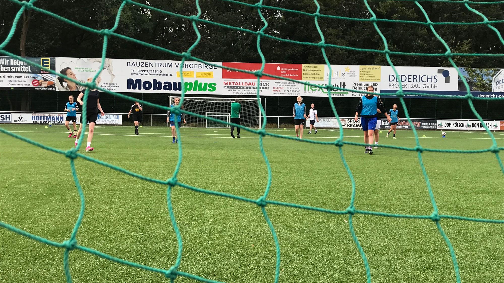 25.07.2023 Bornheim-Merten: Serie Fußballfrauen. Training beim Frauenteam des SSV Merten.