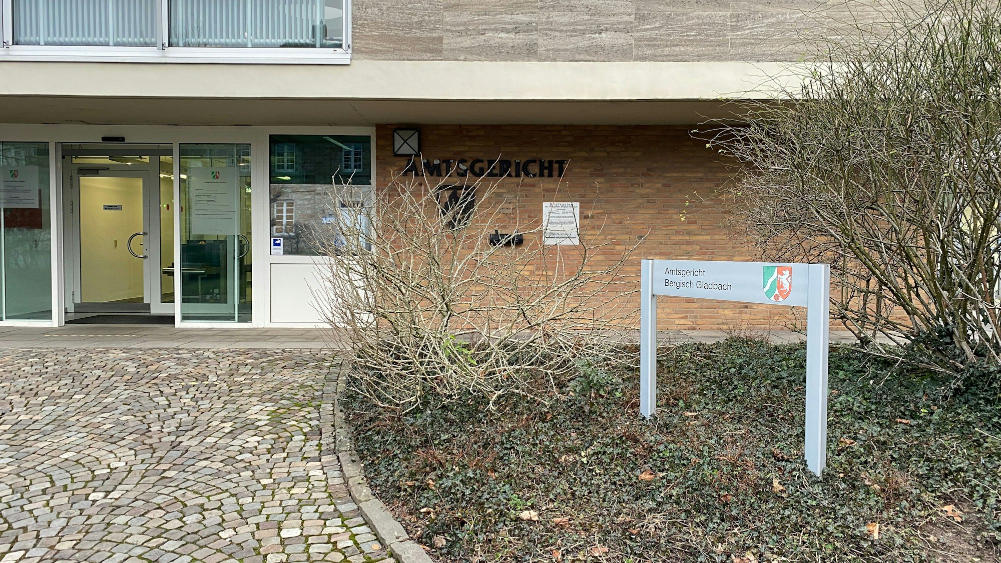 Der EIngang zum Amtsgericht.