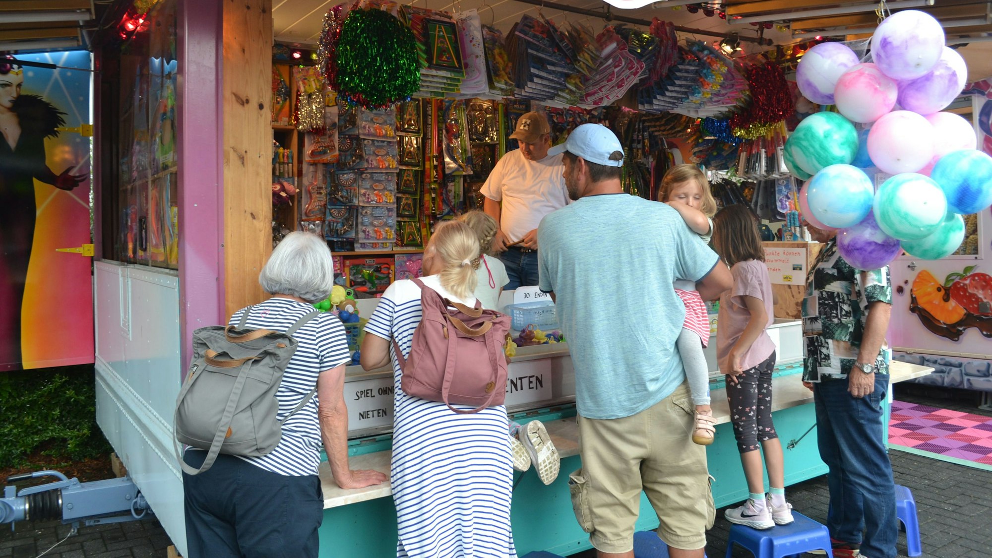 Die Bude mit dem Entenangeln in Hangelar war umlagert.