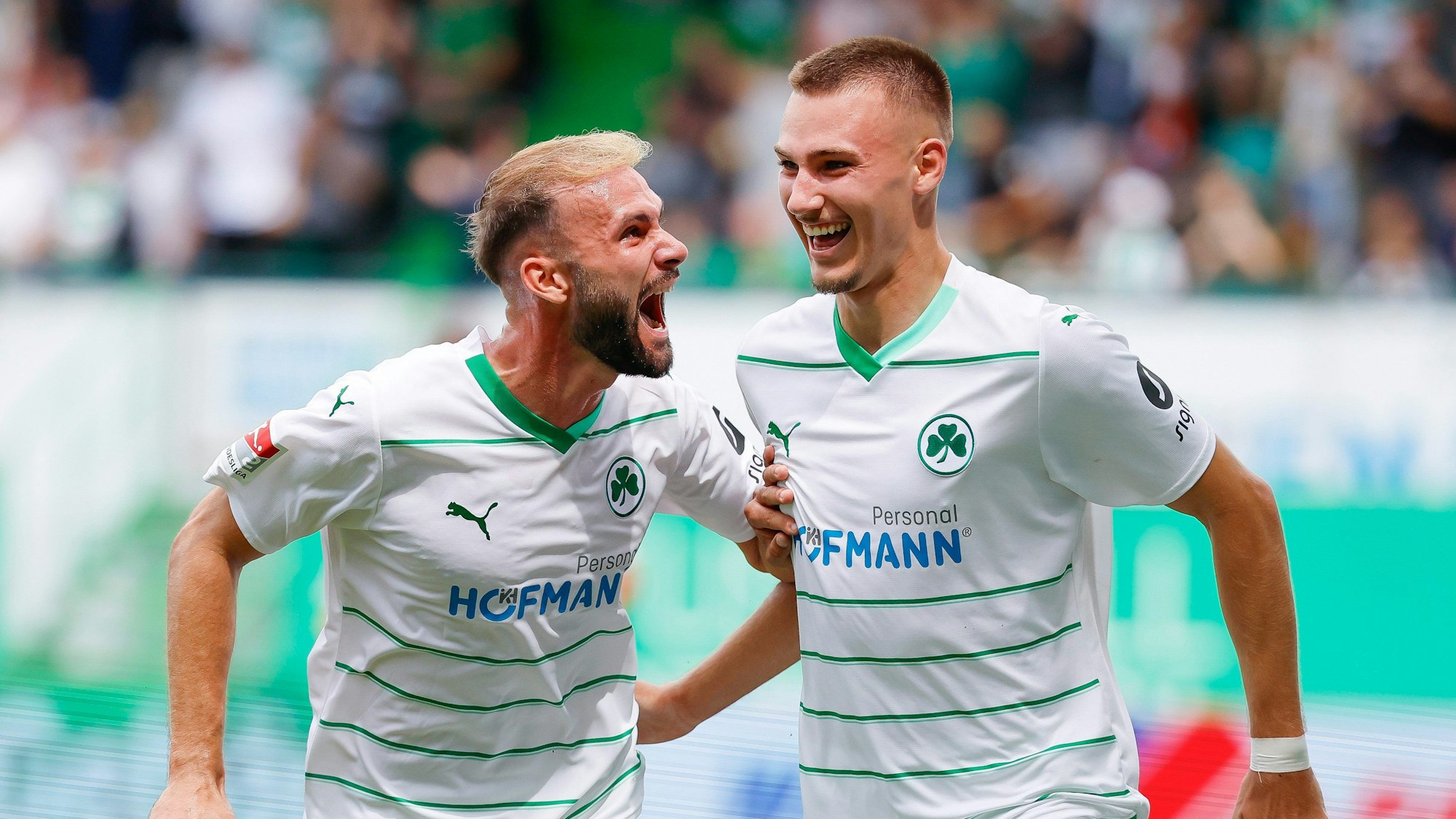 Erlebt eine bislang gute Leihe nach Fürth: Tim Lemperle (r.).