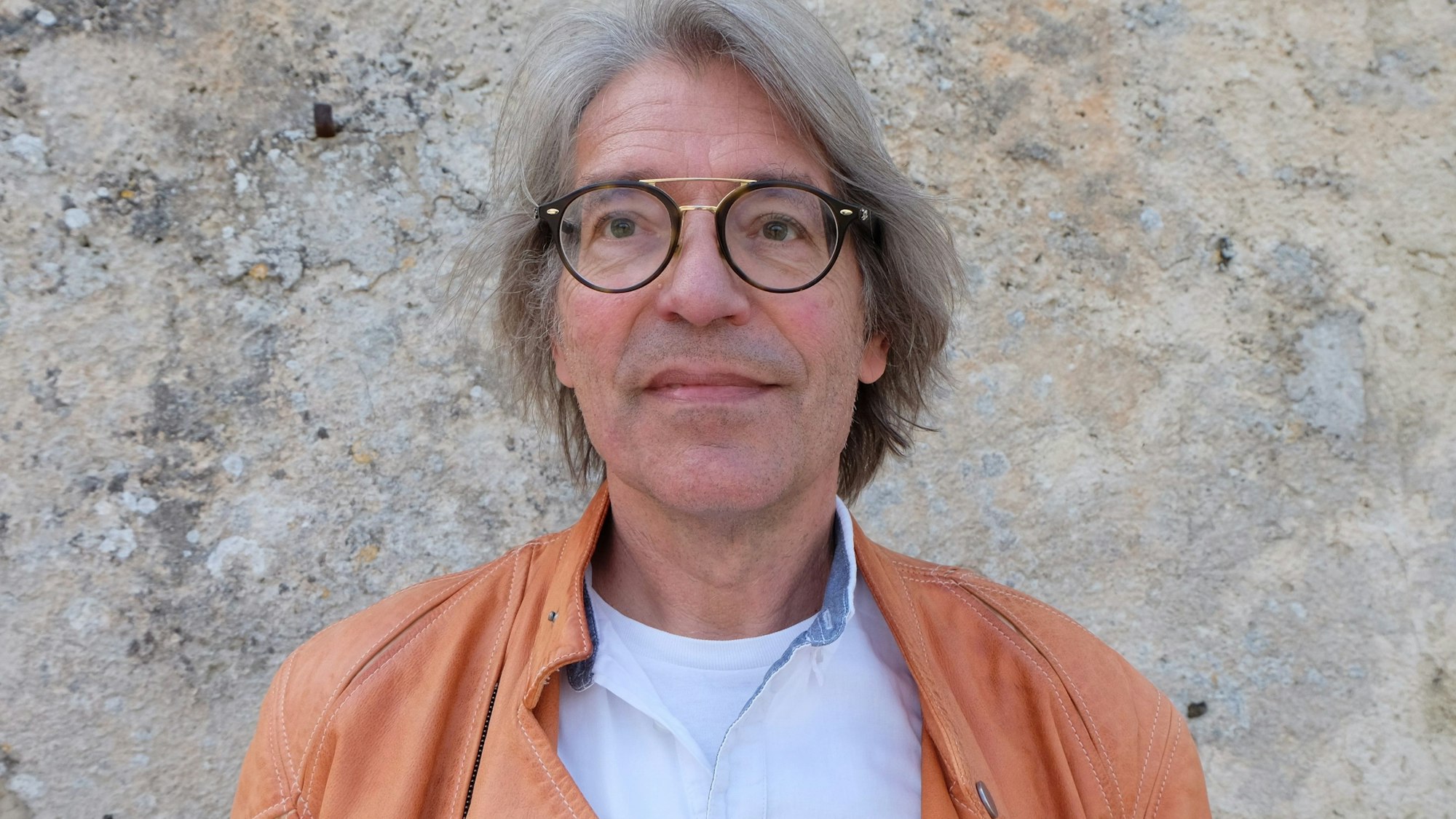 Der Tourismusforscher Jürgen Schmude im Porträt. Bereitgestellt von Jürgen Schmude für das Interview über die Zukunft des Reisens.