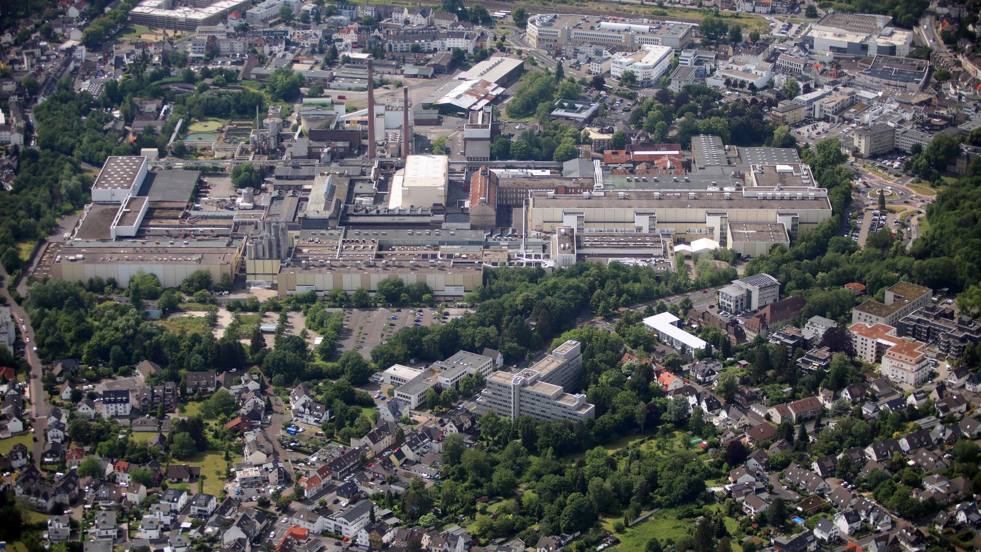 Auf dem riesigen Areal der ehemaligen Papierfabrik Zanders soll auch ein Depot für ausgelagerten Museumsstücke entstehen.