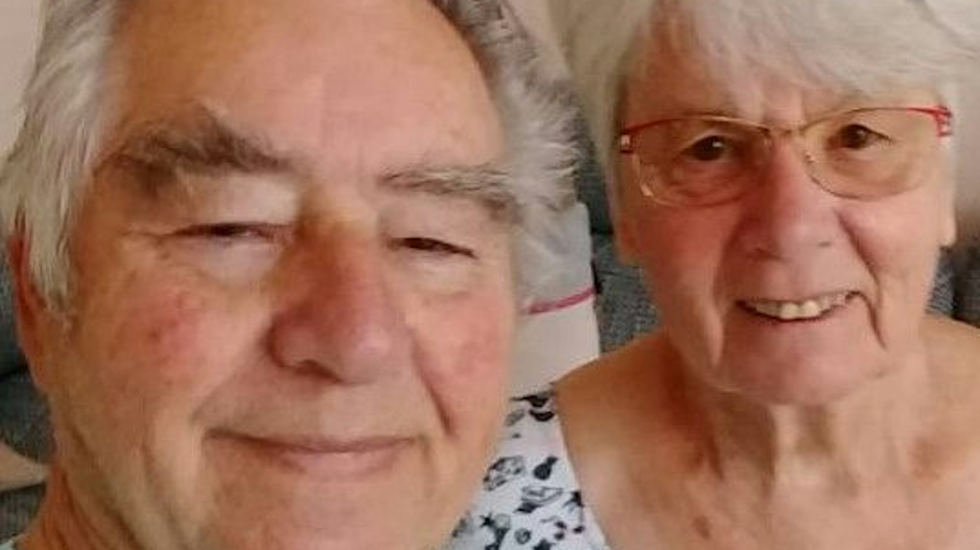 Das Bild zeigt das Ehepaar Schedl, das seit 60 Jahren verheiratet ist.