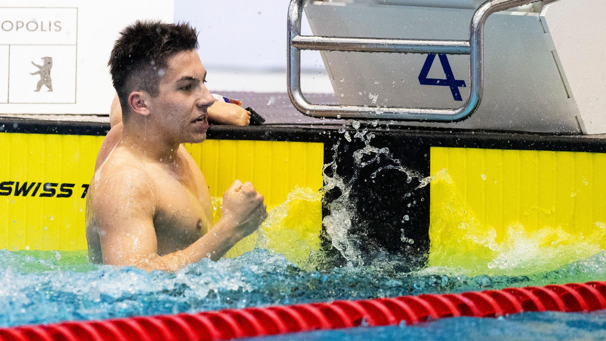 Maurice Wetekam jubelt nach seinem Sieg bei der deutschen Meisterschaft in Berlin