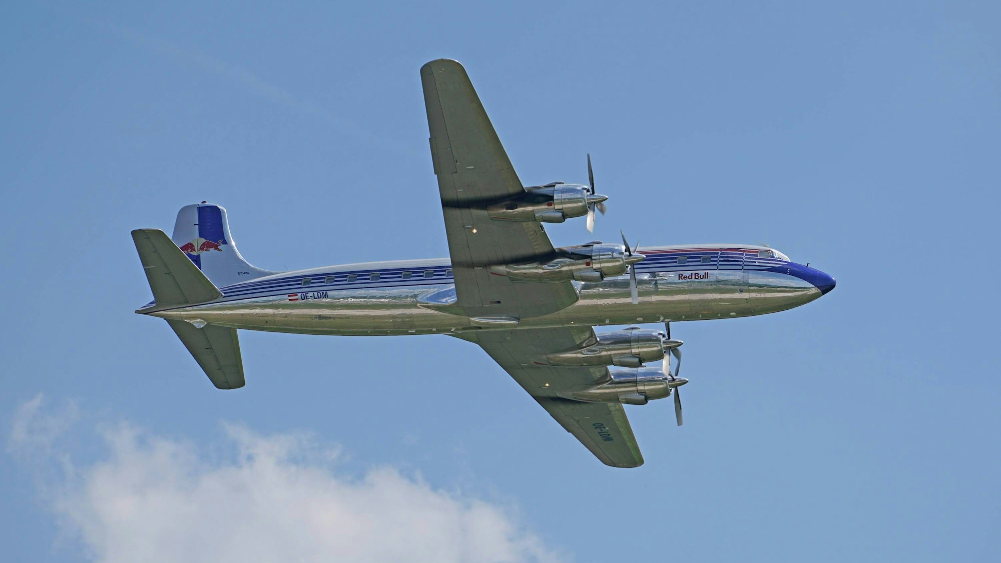 Eine Douglas DC-4 bei einer Berliner Flugschau im Jahre 2016.