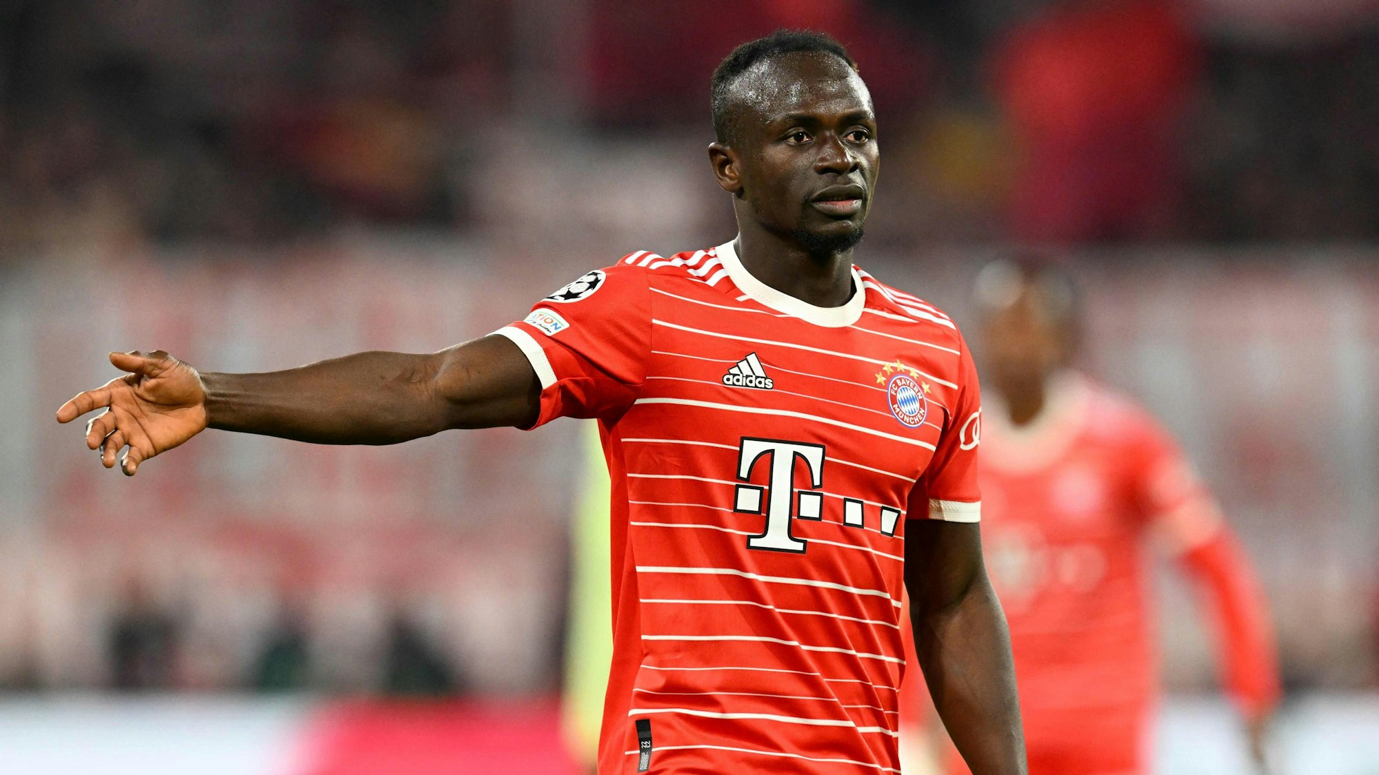 Bayern Münchens senegalesischer Stürmer Sadio Mane gestikuliert während des Viertelfinales der UEFA Champions League.