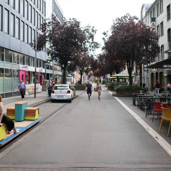 Verkehrsberuhigung auf der Deutzer Freiheit.