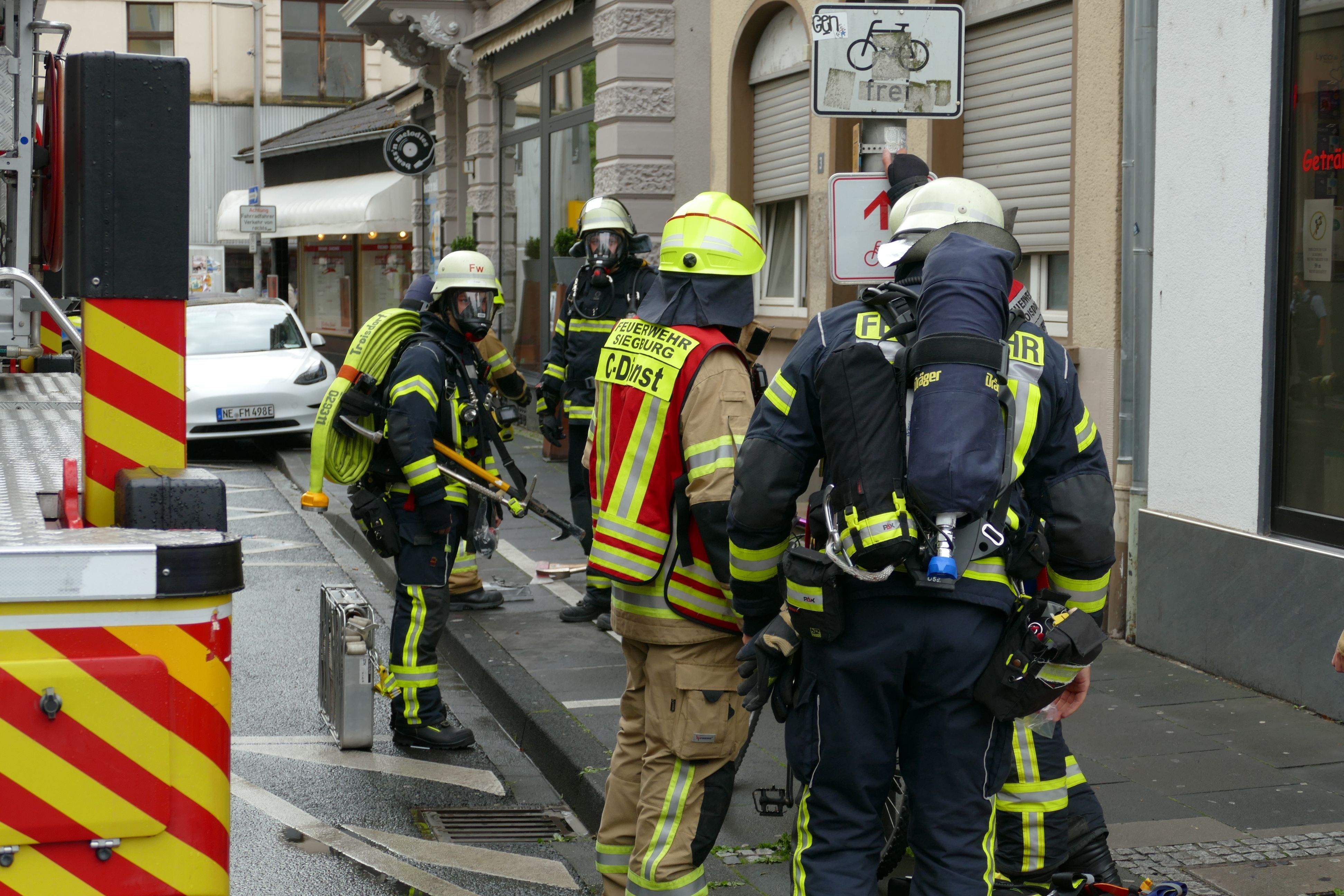 Feuerwehrleute im Einsatz.