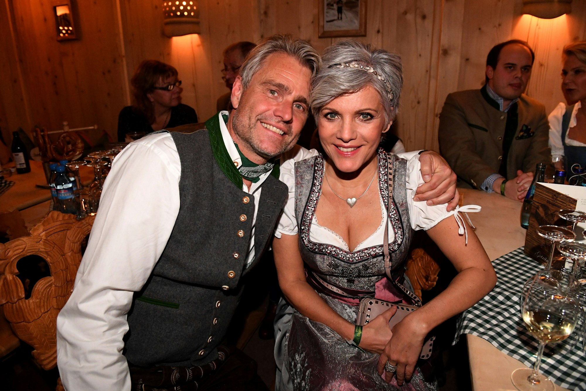Die Moderatorin Birgit Schrowange und ihr Partner Frank Spothelfer sind am 19.01.2018 in Going bei Kitzbühel (Österreich) bei der 27. Weißwurstparty im Stanglwirt zu sehen.