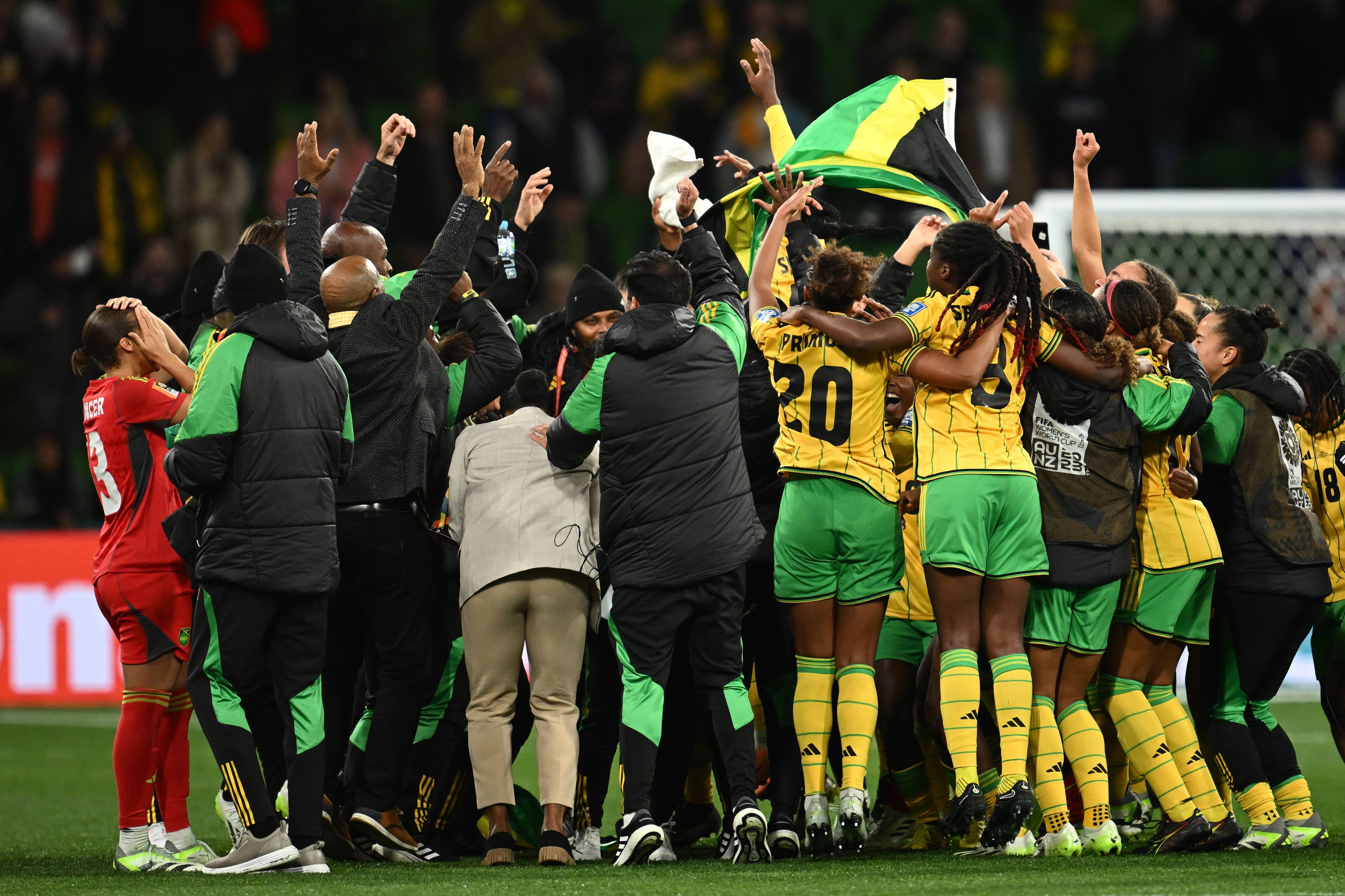 Jamaika feiert nach dem 0:0-Unentschieden gegen Brasilien den Einzug ins Achtelfinale bei der FIFA Frauen-Weltmeisterschaft 2023 zwischen Jamaika und Brasilien.