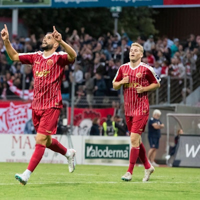 Regionalliga West: SC Fortuna Koeln - 1. FC Koeln U21, U 21 01.08.2023 Leon Demaj Fortuna Koeln, 9 bejubelt sein Tor zum 5:1 Endstand, Regionalliga West, 1. Spieltag, SC Fortuna Koeln - 1. FC Koeln U21, am 01.08.2023, Suedstadion, Koeln *** Regionalliga West SC Fortuna Koeln 1 FC Koeln U21, 01 08 2023 Leon Demaj Fortuna Koeln, 9 cheers his goal to 5 1 final score, Regionalliga West, 1 matchday, SC Fortuna Koeln 1 FC Koeln U21, on 01 08 2023, Suedstadion, Koeln Copyright: xBEAUTIFULxSPORTS/Meuselx