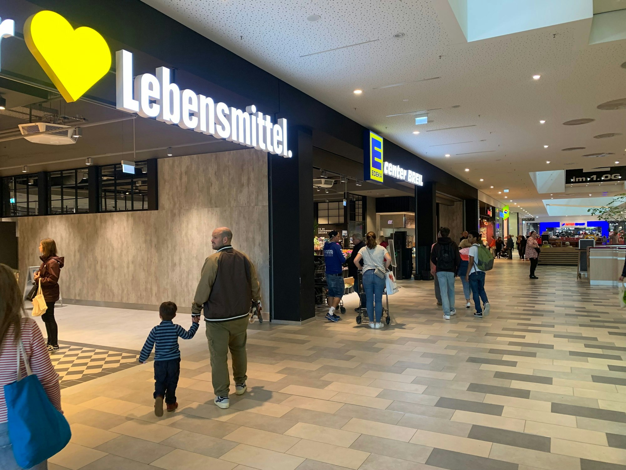 Blick auf den Laden von Edeka im Huma.