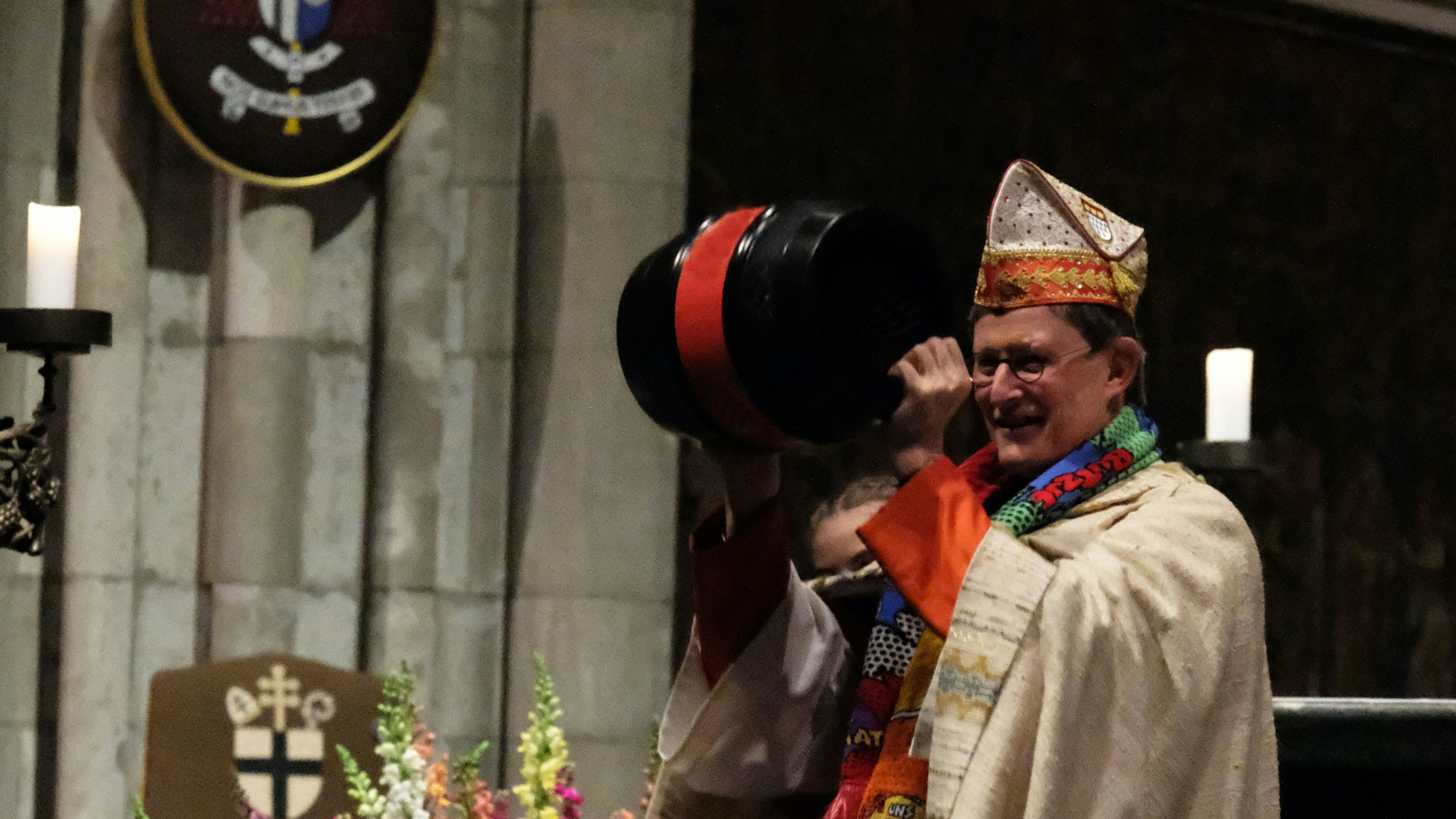 Beim Domgottesdienst 2018 segnete Kardinal Rainer Maria Woelki ein Kölschfass.