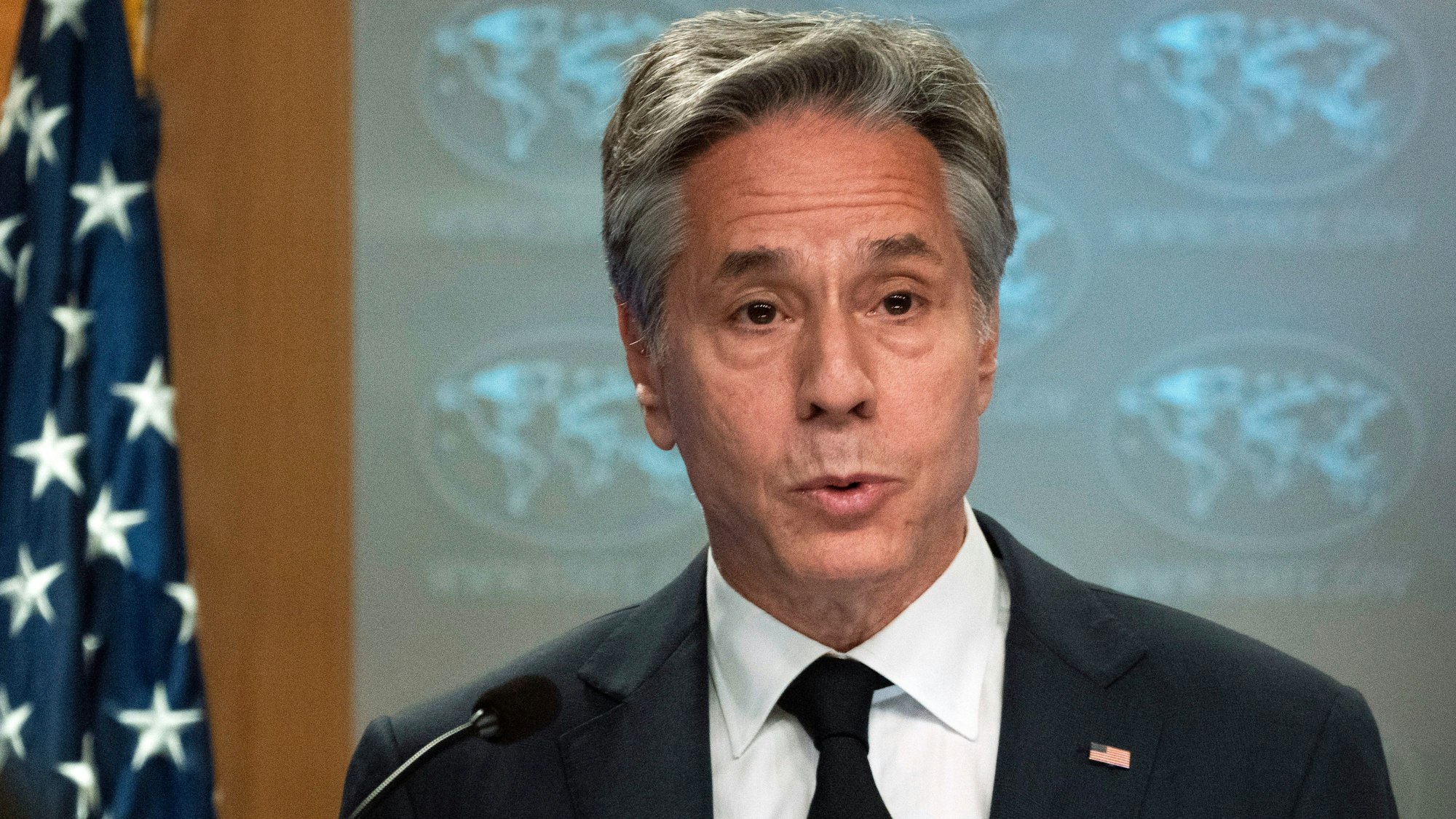 Antony Blinken, Außenminister der USA, spricht im Außenministerium zu Journalisten.