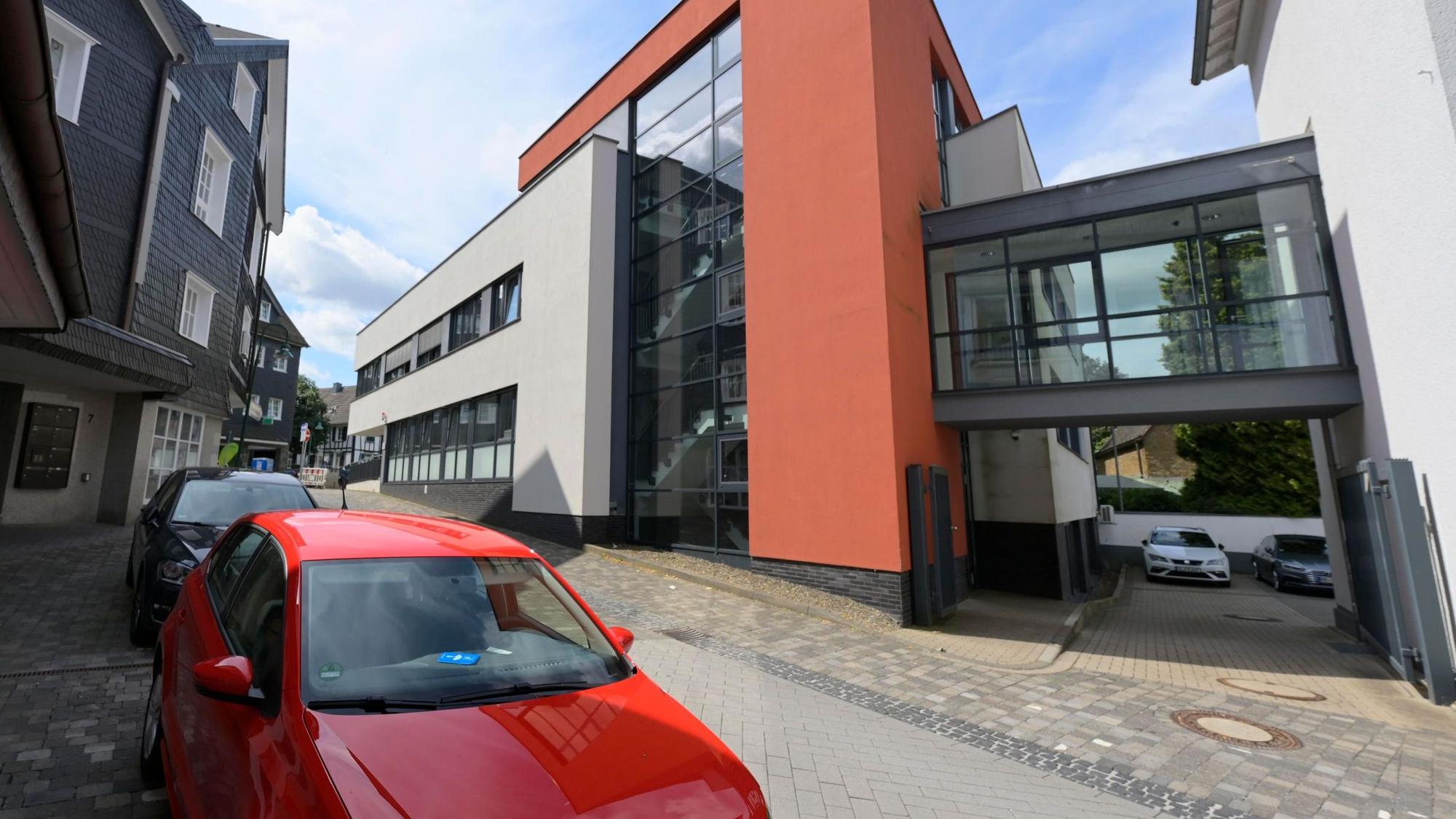 Das Gerichtsgebäude in Waldbröl: Dort musste sich jetzt ein 20-Jähriger aus Morsbach vor dem Schöffengericht verantworten.