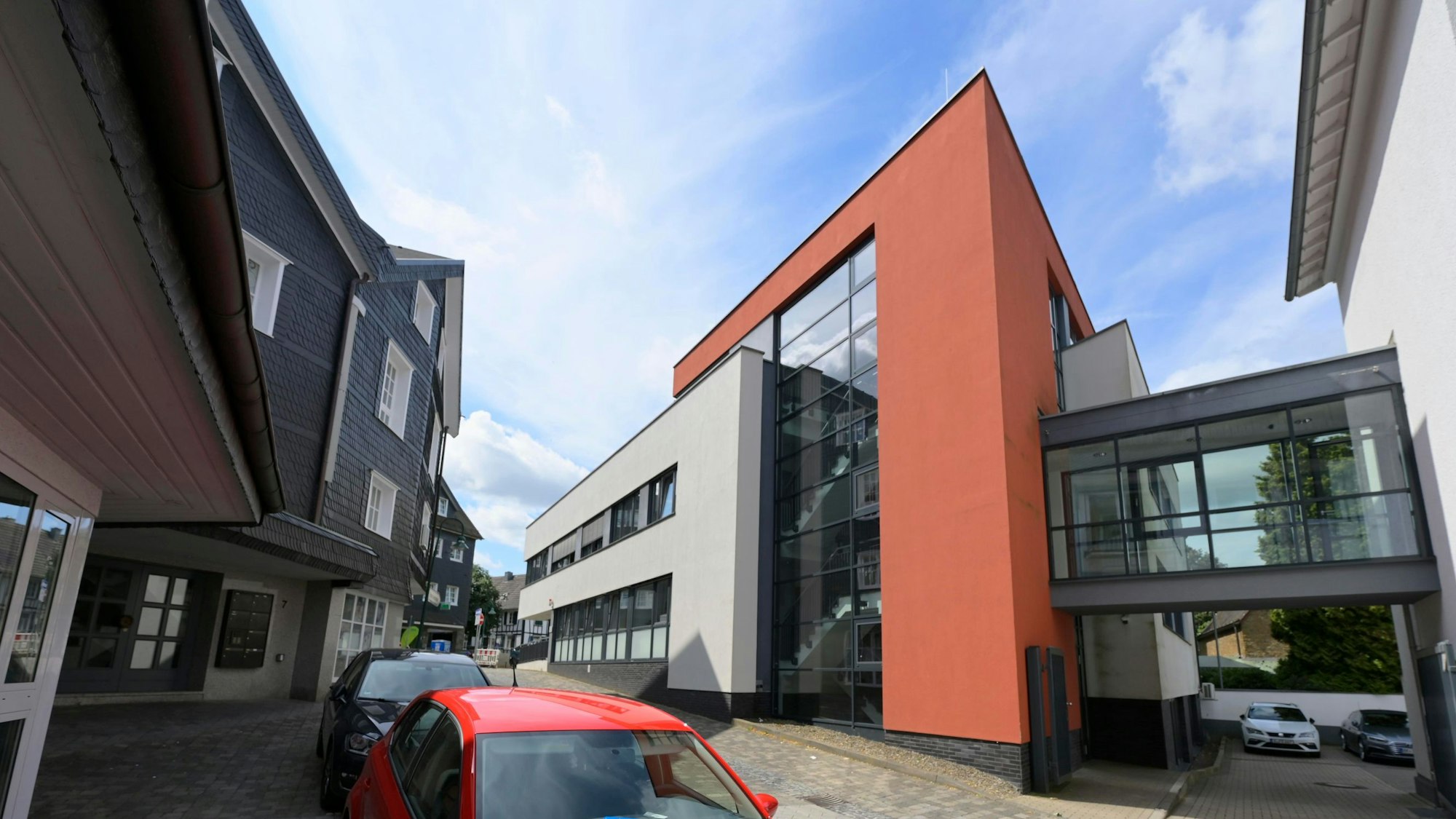 Zu sehen ist ein Bild des Waldbröler Amtsgerichts.