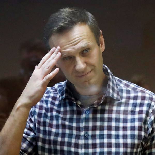 Alexej Nawalny, russischer Oppositionsführer, steht während seiner Verhandlung hinter einer Glasscheibe im Babuskinsky Bezirksgericht. (Archivbild)