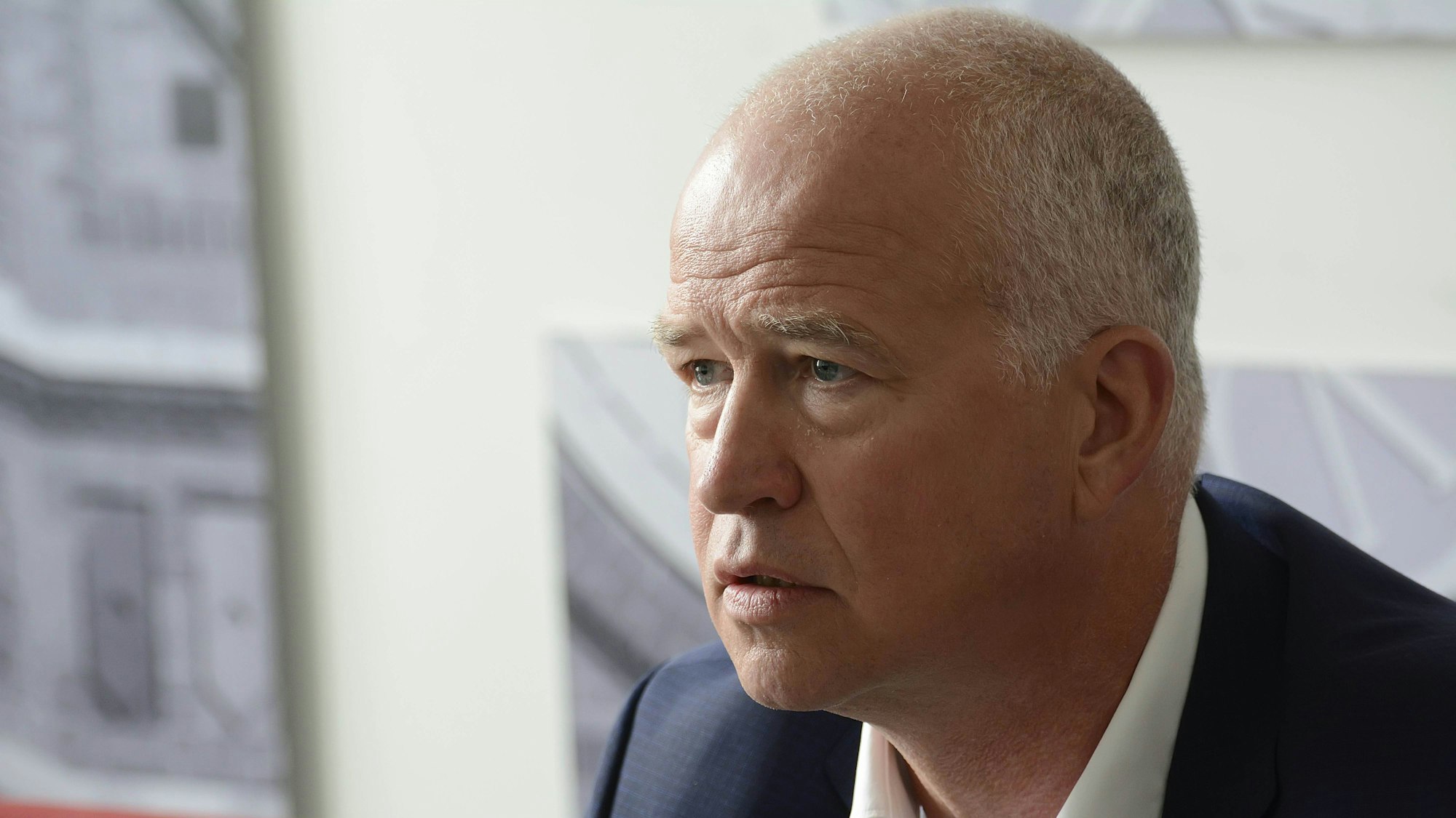 Sven Lemiss, Geschäftsfuehrer BIM (Berliner Immobiliengesellschaft) während einer Pressekonferenz im Jahr 2019. Lemiss wurde am 4. August 2023 tot aufgefunden. (Archivbild)