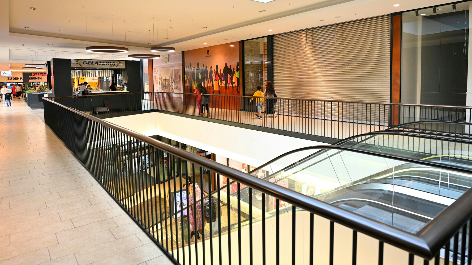 Blick in das Einkaufszentrum Forum in Gummersbach.