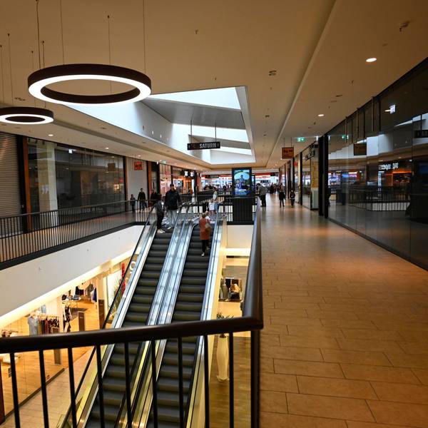 Blick in das Einkaufszentrum Forum in Gummersbach.