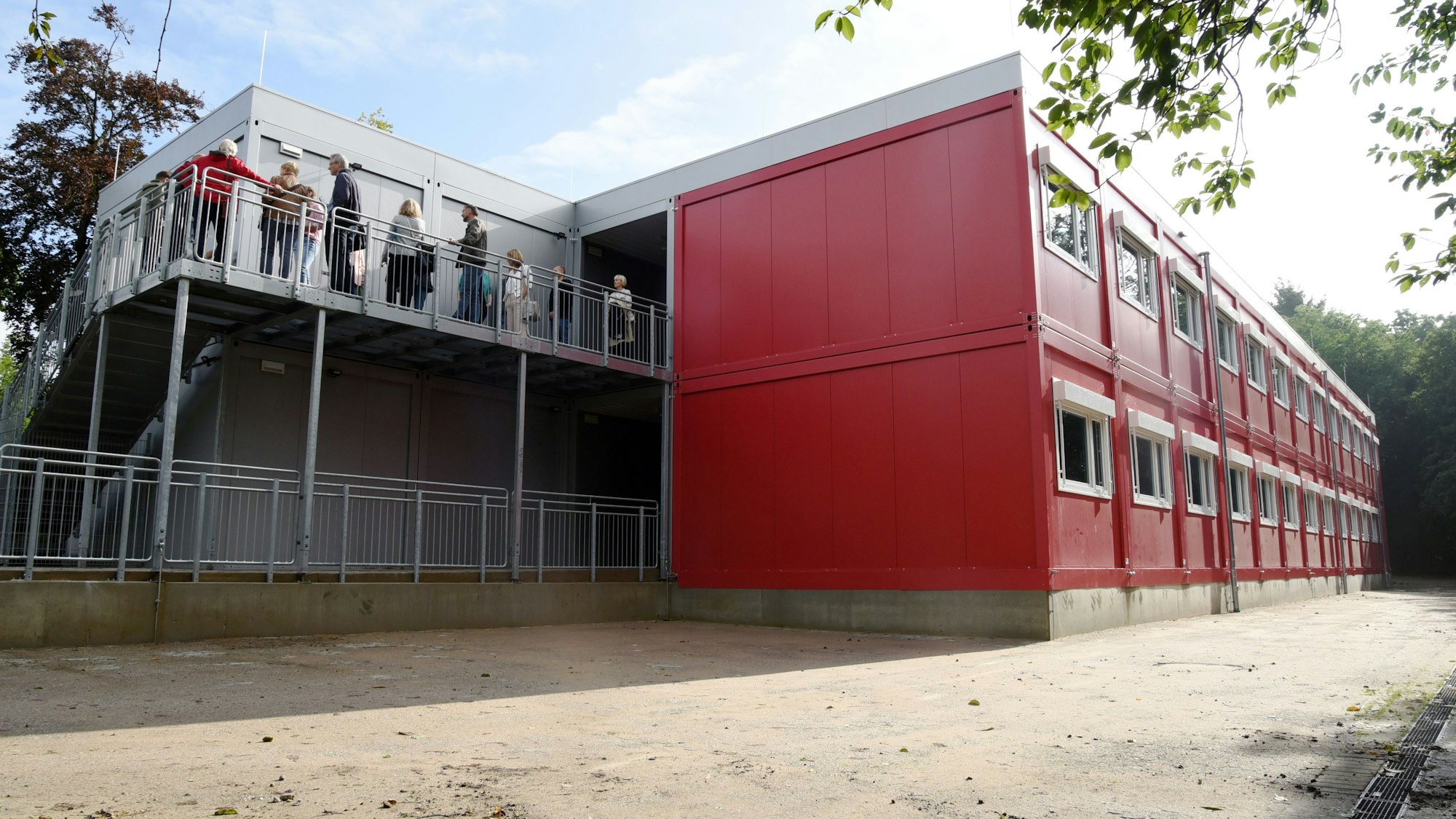 In Rot und Grau: Der Ersatzbau an der Hermann-Voss-Realschule in Wipperfürth.