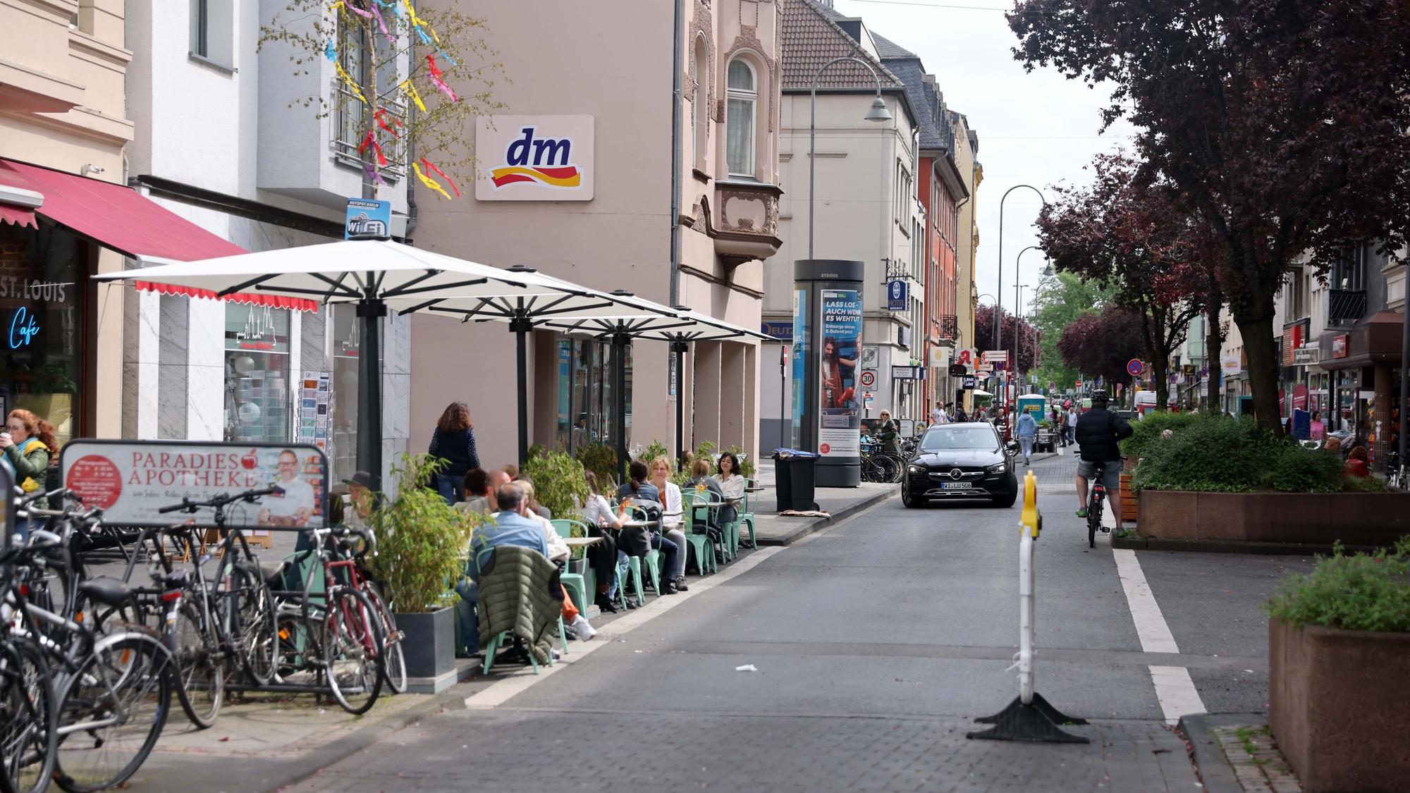 Der Verkehrsversuchauf der Deutzer Freiheit ist beendet.