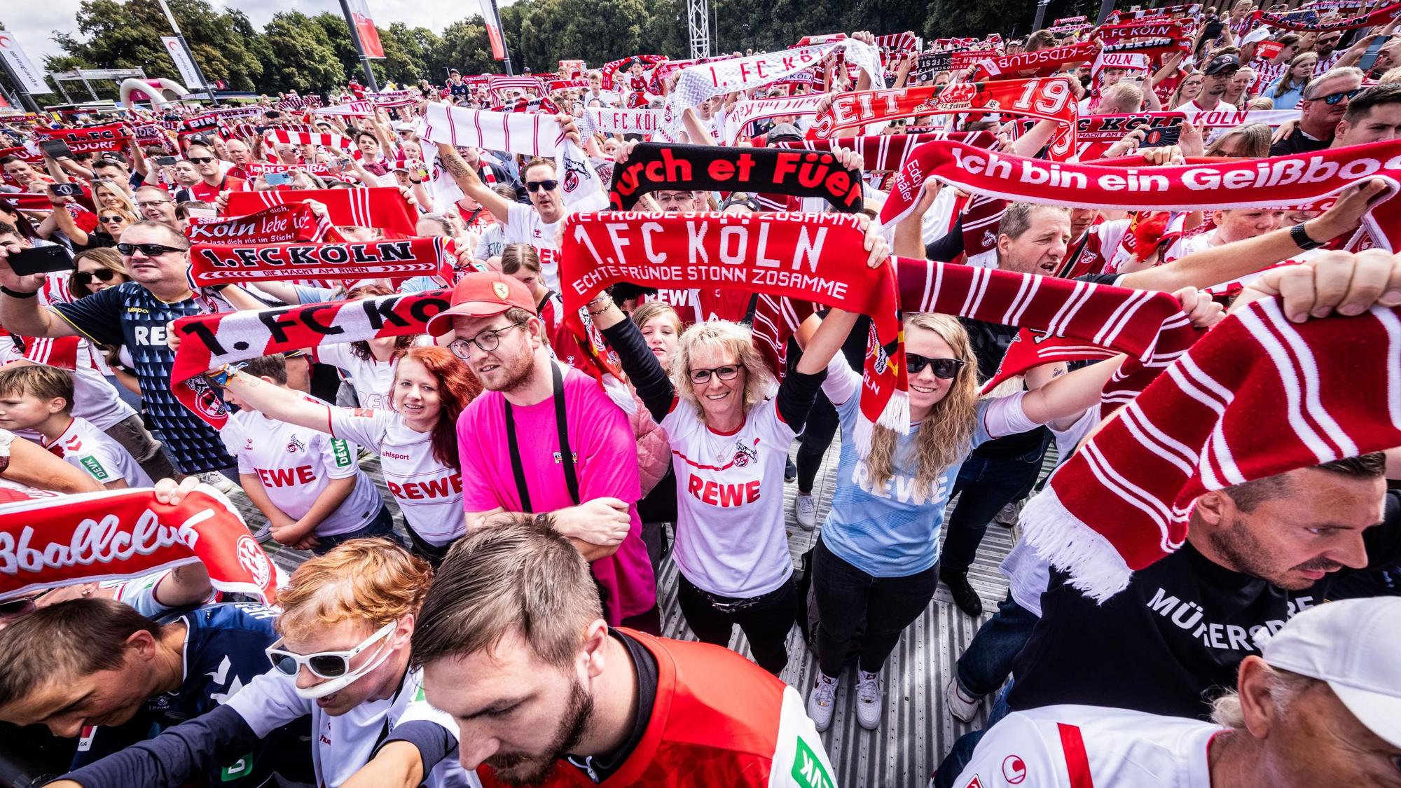 Tausende treue Fans kamen zum Saisonauftakt des „Effzeh“.