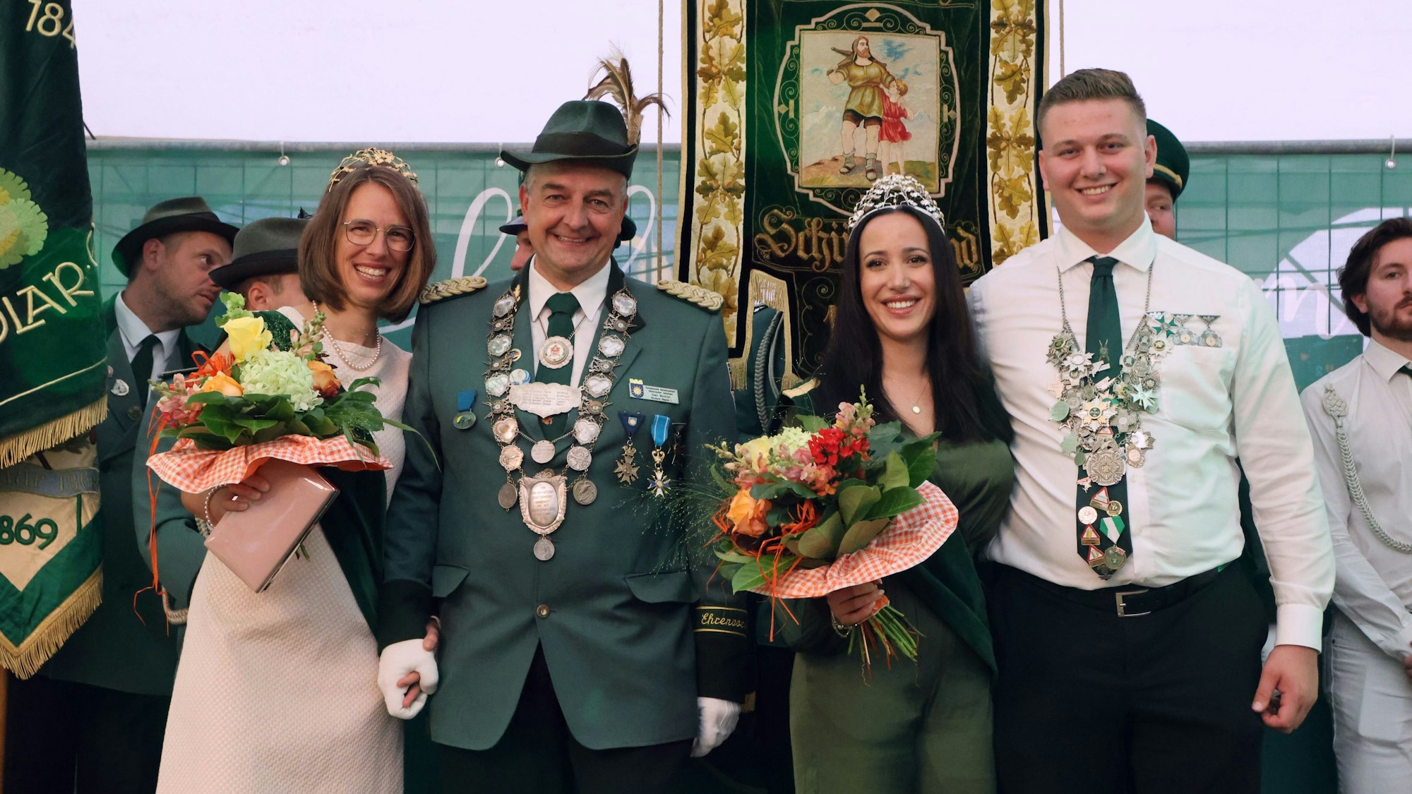 Die neuen Bundesmajestäten Marleen und Sven Wottrich (Bundeskönig), Merve Ugurlu und Christof Backhaus (Bundesprinz).