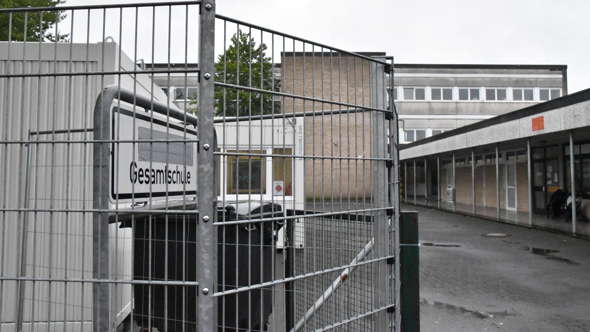 Der Eingang zur Gesamtschule in Windeck.
