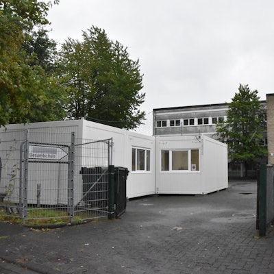Der Haupteingang der Gesamtschule in Windeck.