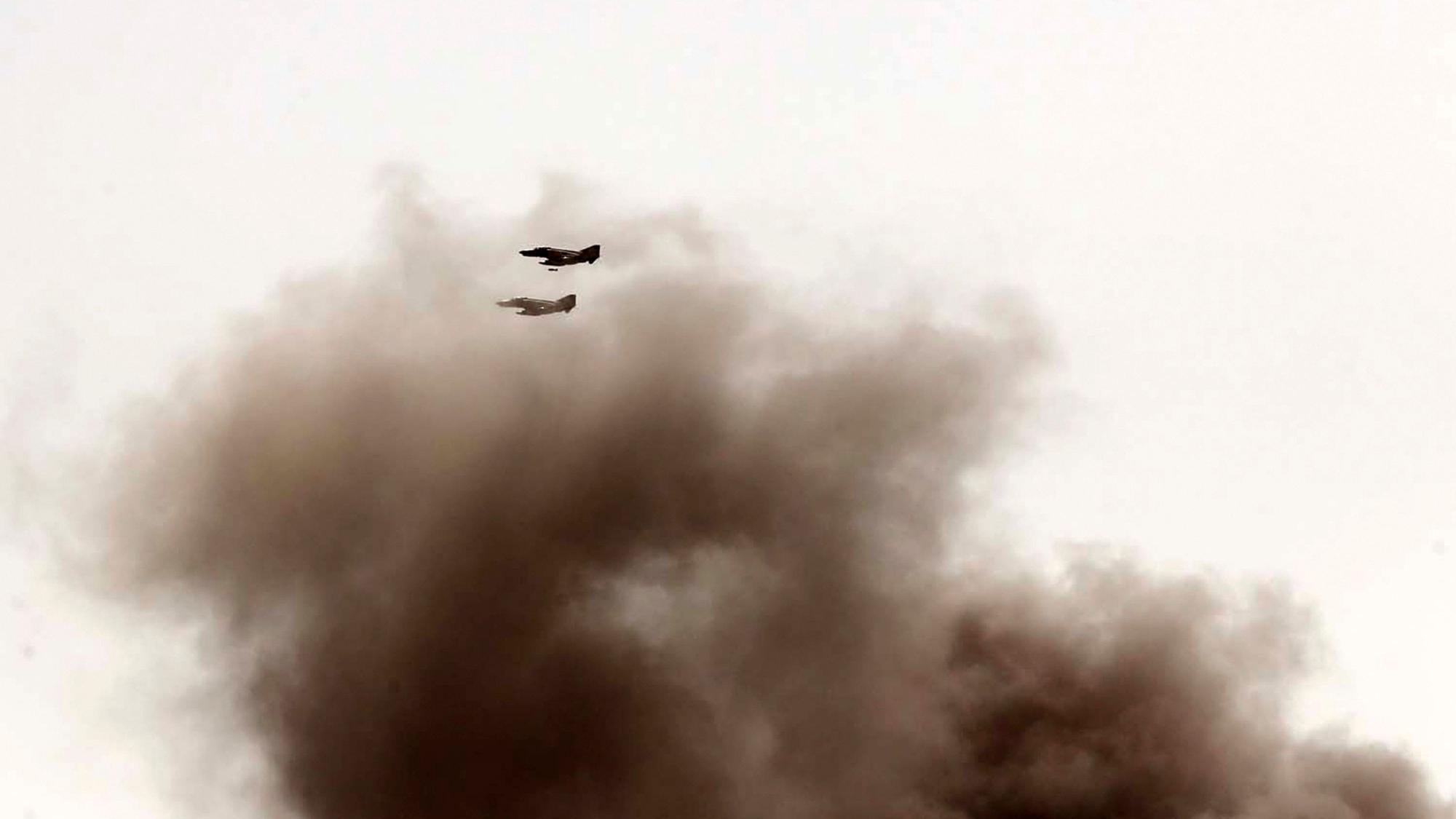Die iranische Luftwaffe während eines Manövers.