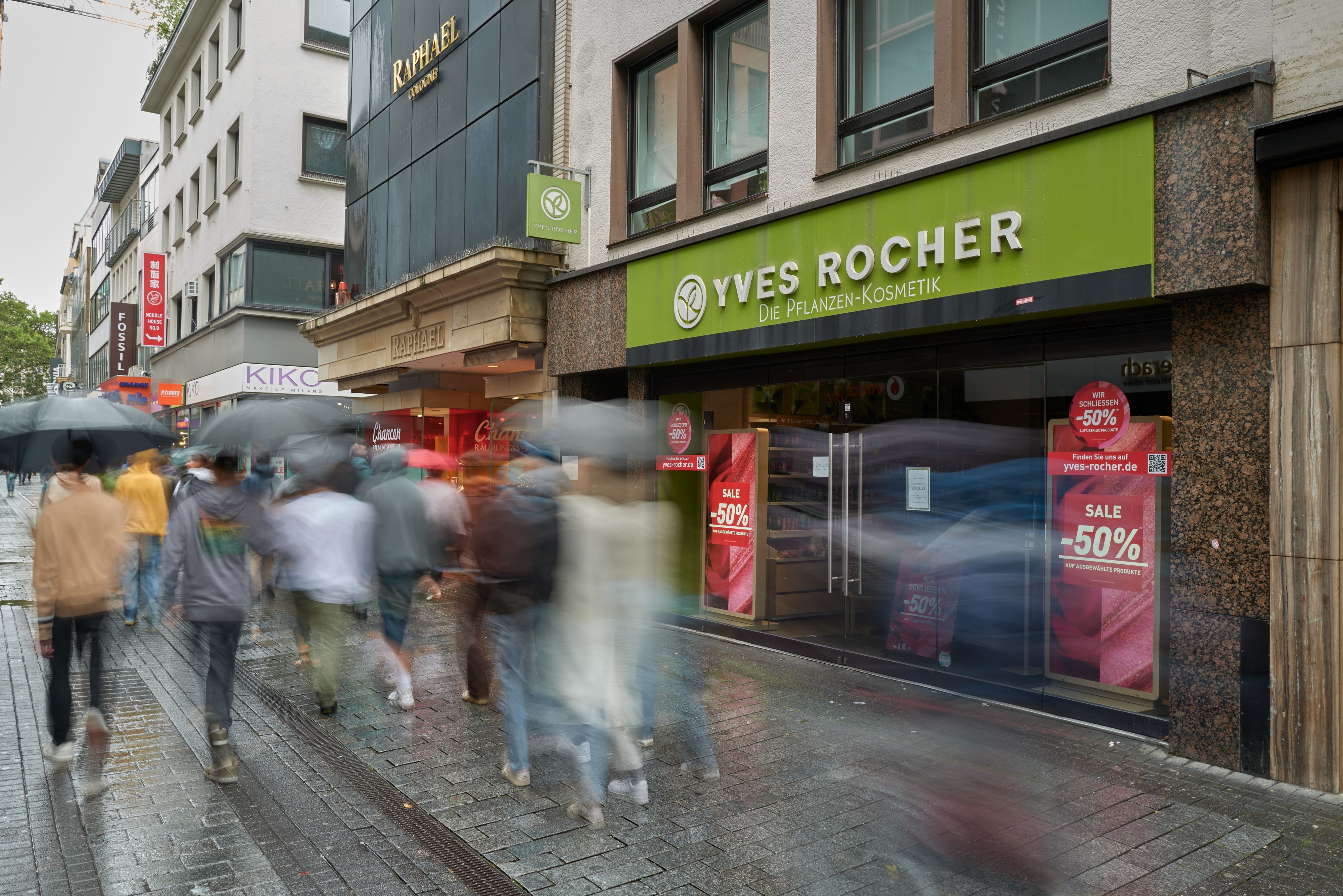 Aktuelle Außenaufnahme der Filiale von Yves Rocher auf der Hohe Straße.