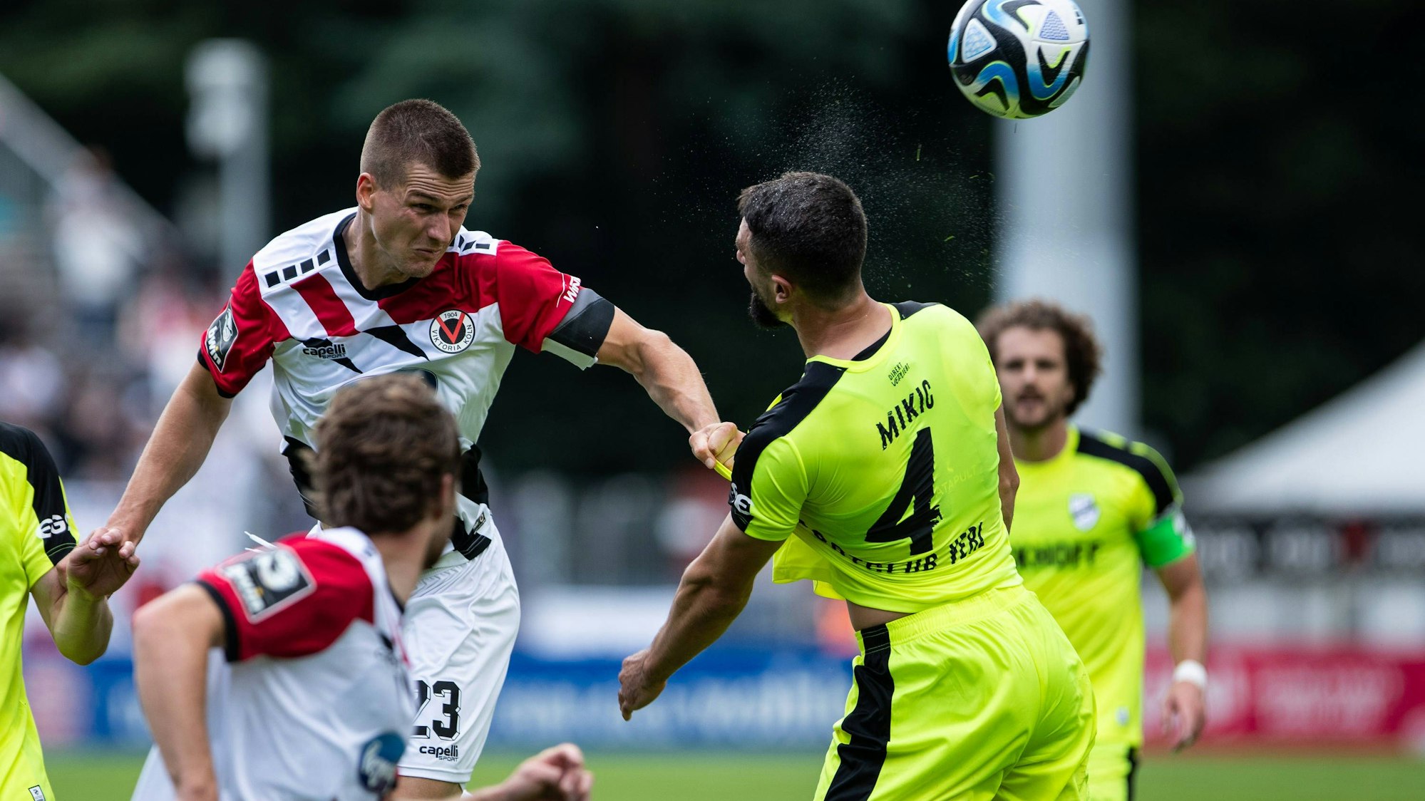 3.Liga: Viktoria Koeln - SC Verl, 05.08.2023 Zweikampf Moritz Fritz Viktoria Koeln, 23, Daniel Mikic SC Verl, 4 3.Liga: Viktoria Koeln - SC Verl, Sportpark Hoehenberg, Koeln, 05.08.2023 *** 3 Liga Viktoria Koeln SC Verl, 05 08 2023 duel Moritz Fritz Viktoria Koeln, 23 , Daniel Mikic SC Verl, 4 3 Liga Viktoria Koeln SC Verl, Sportpark Hoehenberg, Koeln, 05 08 2023 Copyright: xBEAUTIFULxSPORTS/Buriakovx