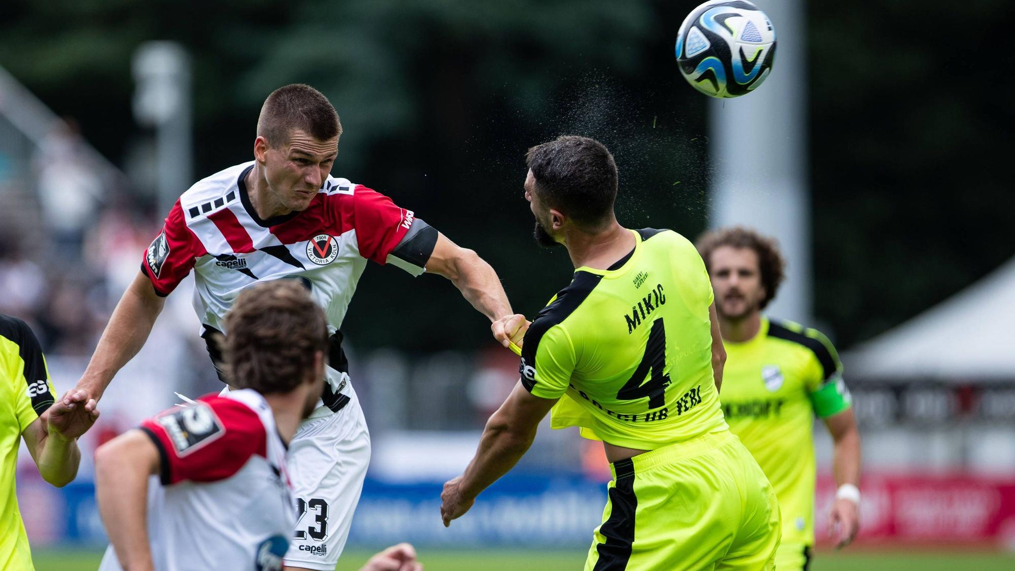 3.Liga: Viktoria Koeln - SC Verl, 05.08.2023 Zweikampf Moritz Fritz Viktoria Koeln, 23, Daniel Mikic SC Verl, 4 3.Liga: Viktoria Koeln - SC Verl, Sportpark Hoehenberg, Koeln, 05.08.2023 *** 3 Liga Viktoria Koeln SC Verl, 05 08 2023 duel Moritz Fritz Viktoria Koeln, 23 , Daniel Mikic SC Verl, 4 3 Liga Viktoria Koeln SC Verl, Sportpark Hoehenberg, Koeln, 05 08 2023 Copyright: xBEAUTIFULxSPORTS/Buriakovx