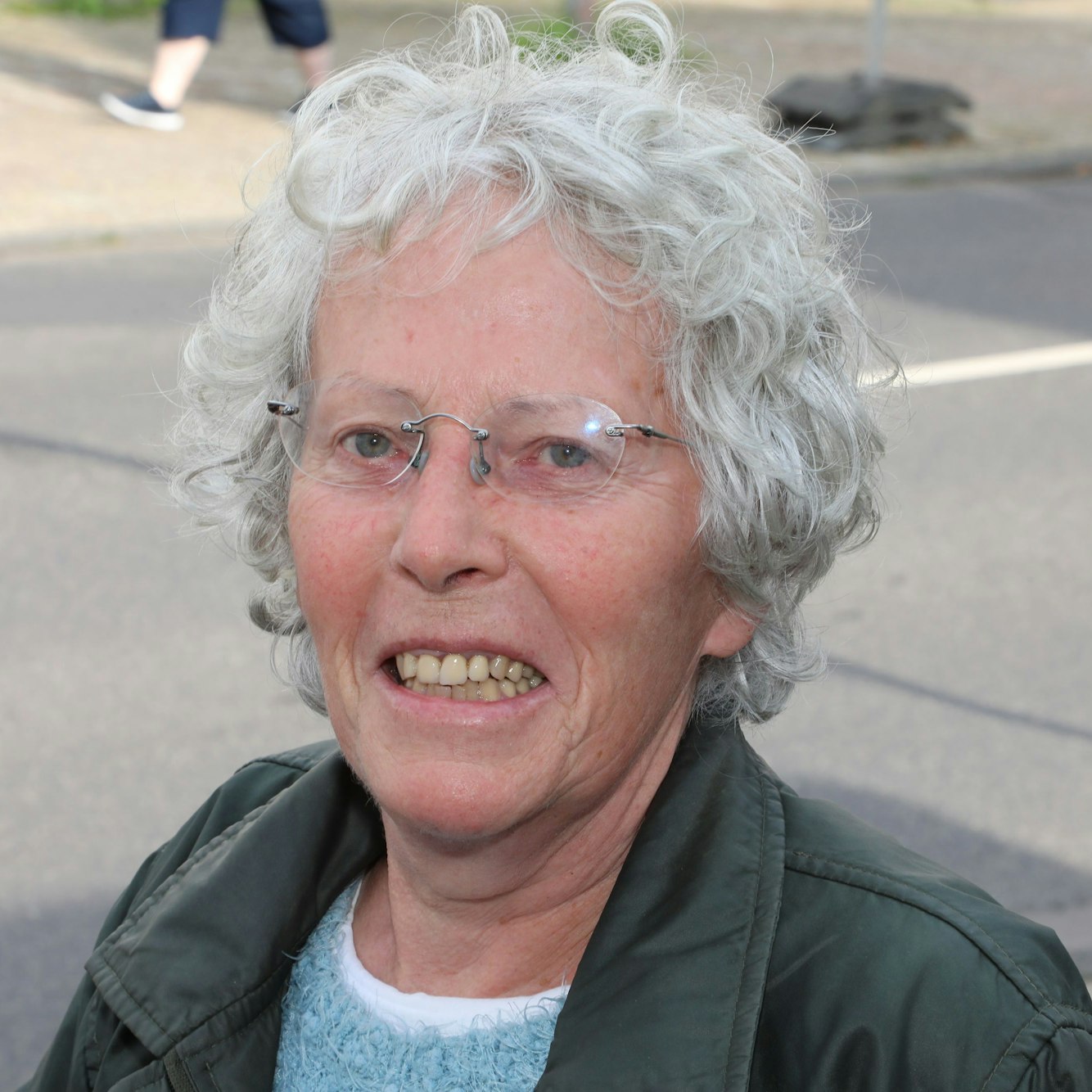 Christel Cramer vom Rothenbacher Weg berichtet von vielen Wanderern vor ihrer Haustür.